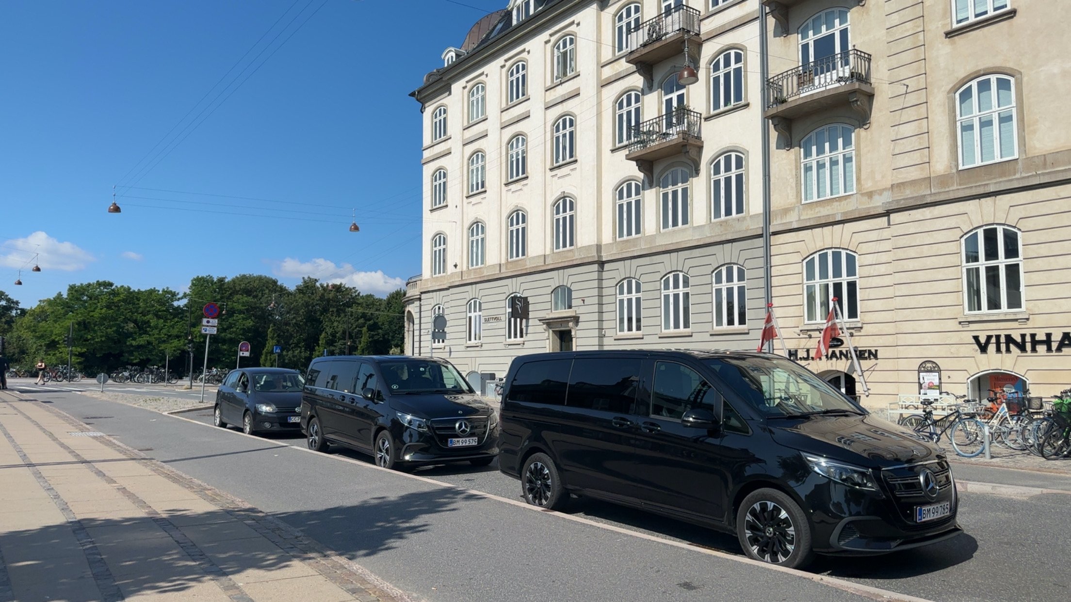 Multi Van Royal Class Transfer booking in Copenhagen.
