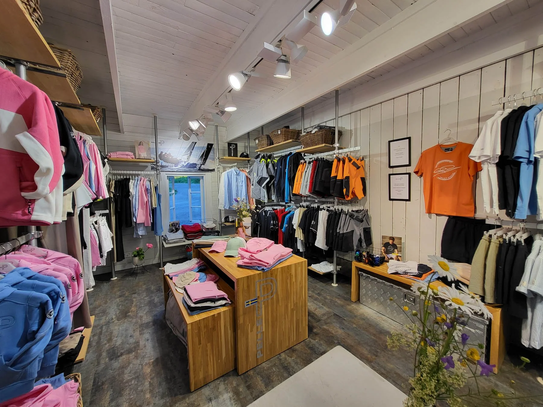 Pelle-P-Barosund-shop-6.jpg