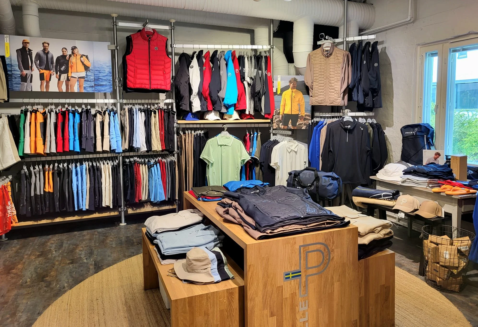 Pelle-P-Lauttasaari-shop-3.jpeg
