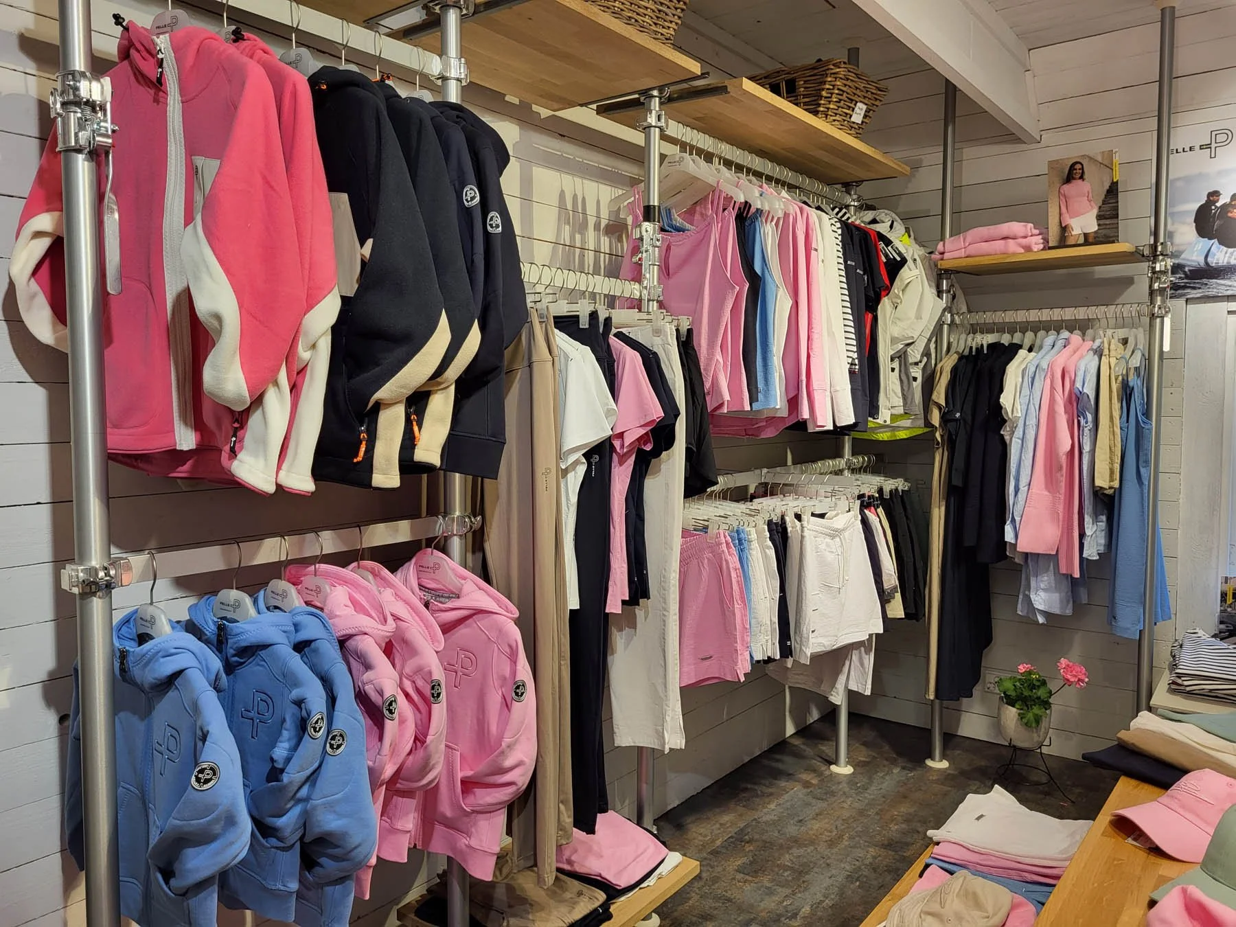 Pelle-P-Barosund-shop-3.jpg