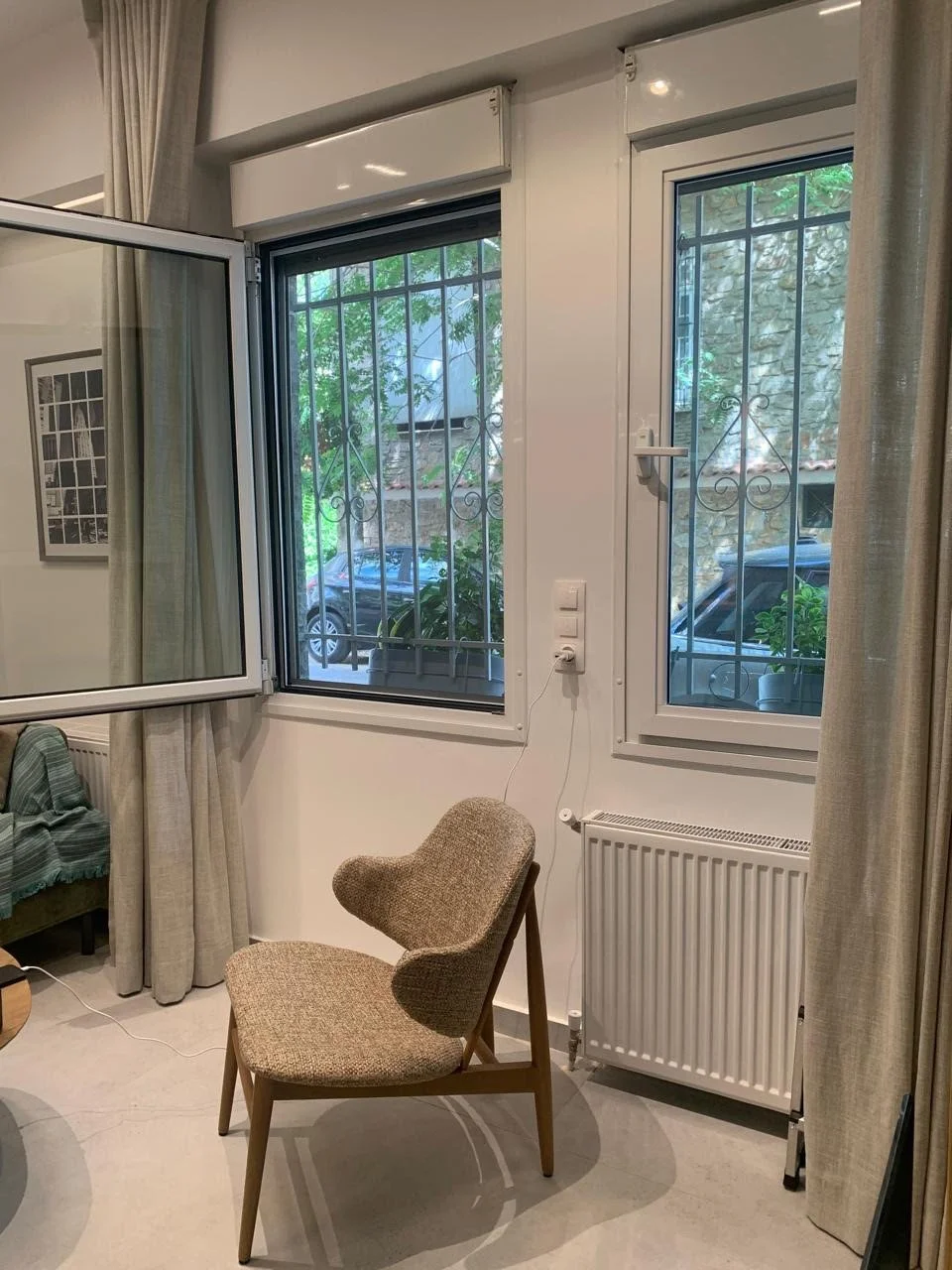 Windows Inside 2.jpg