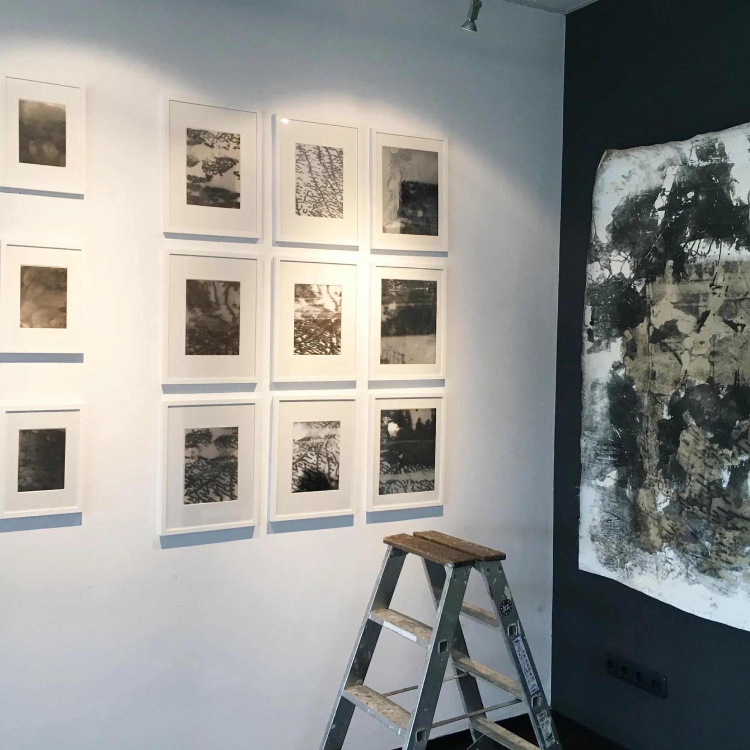 shallow ground_installing exhibition.jpg