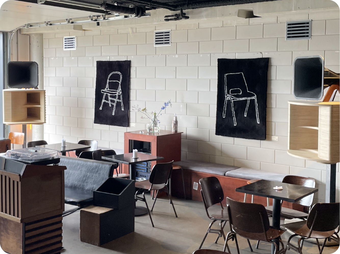 🪑 140 Chairs - Exhibition