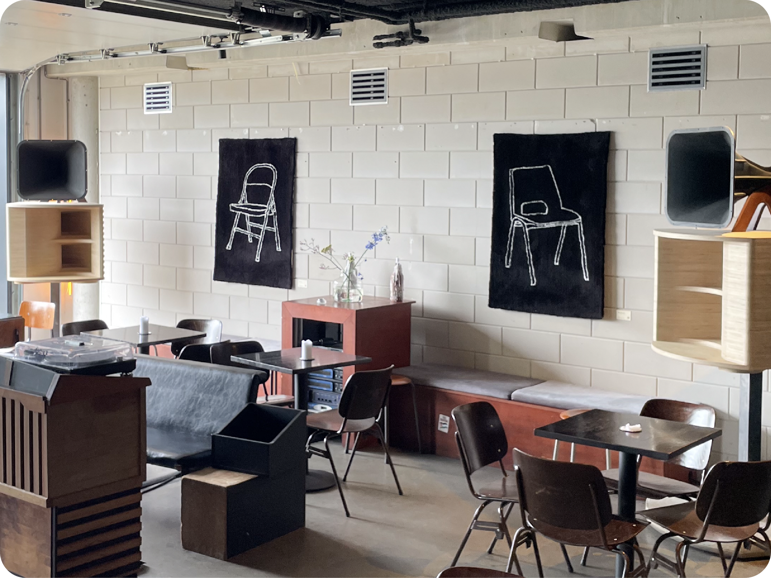 🪑 140 Chairs - Exhibition