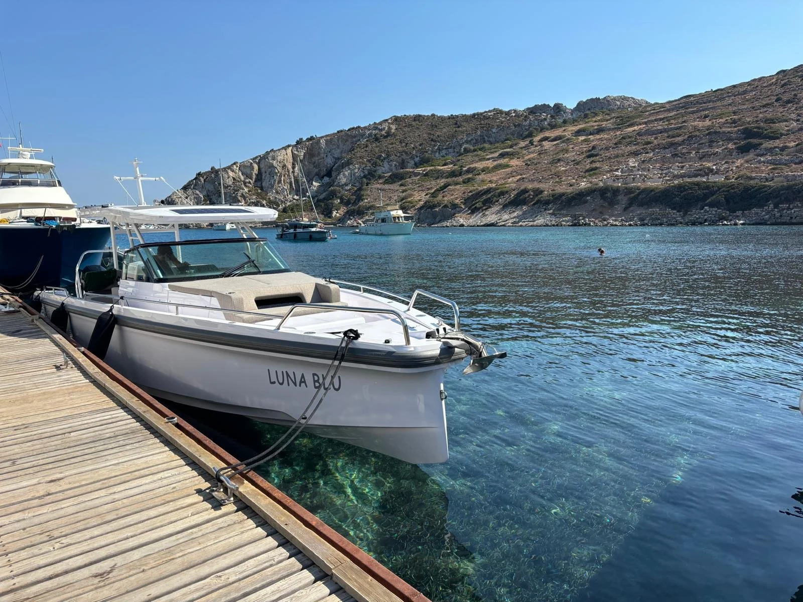 Axopar 37 Sun Top 2024