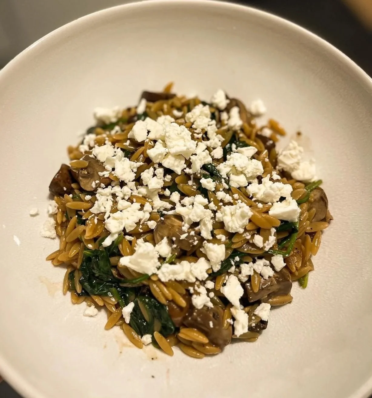 One Pot Orzo, champignons &amp; épinards
