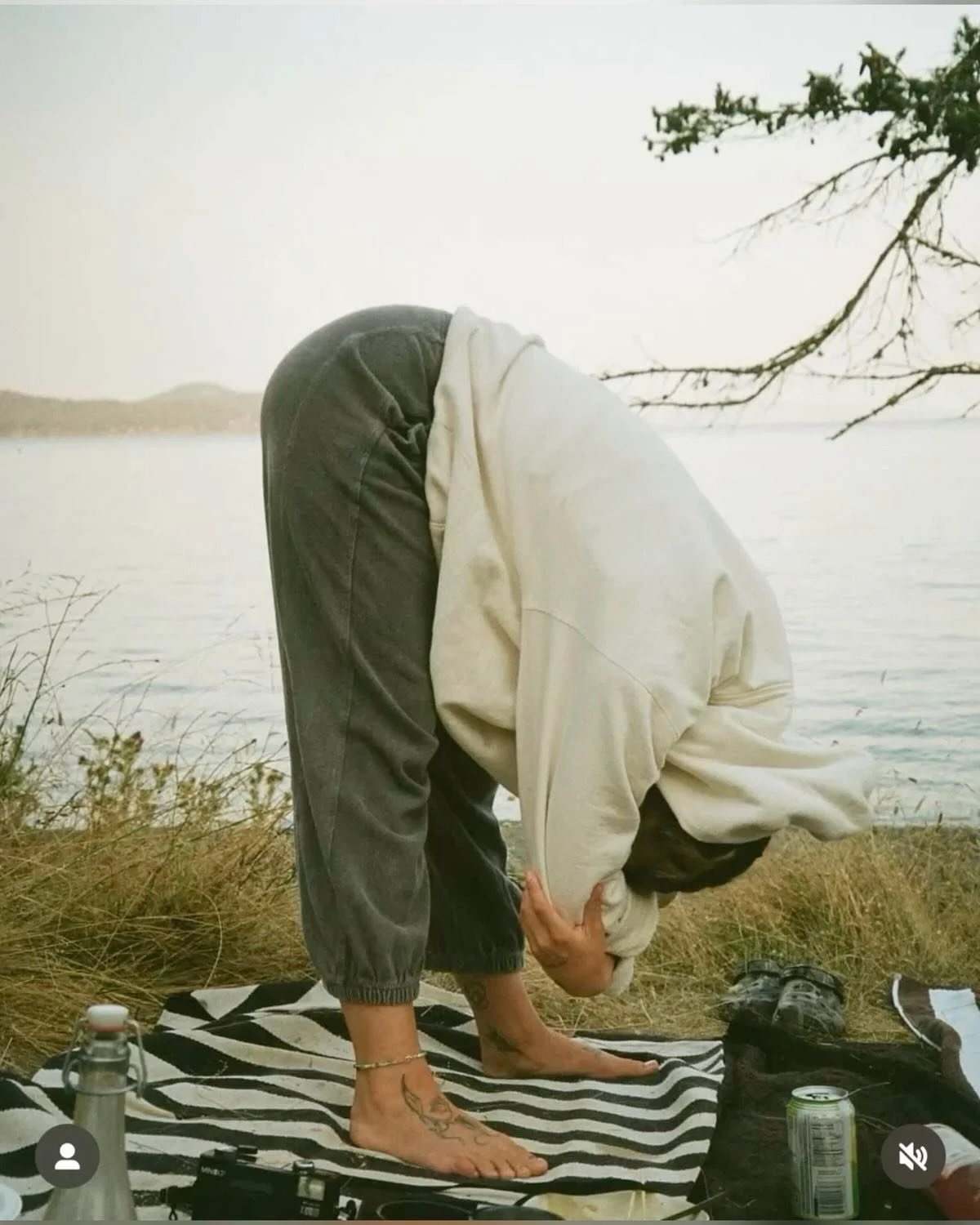🌿 Less fuss. More yoga.

Saturday mornings in the park.

Move. Breathe. Sweat a little. Switch off. Relax.

Great teaching. Outdoors. Affordable. Uncomplicated.

Dynamic Vinyasa. Breath-led. Long savasana.

Send me your mobile number to join the pri