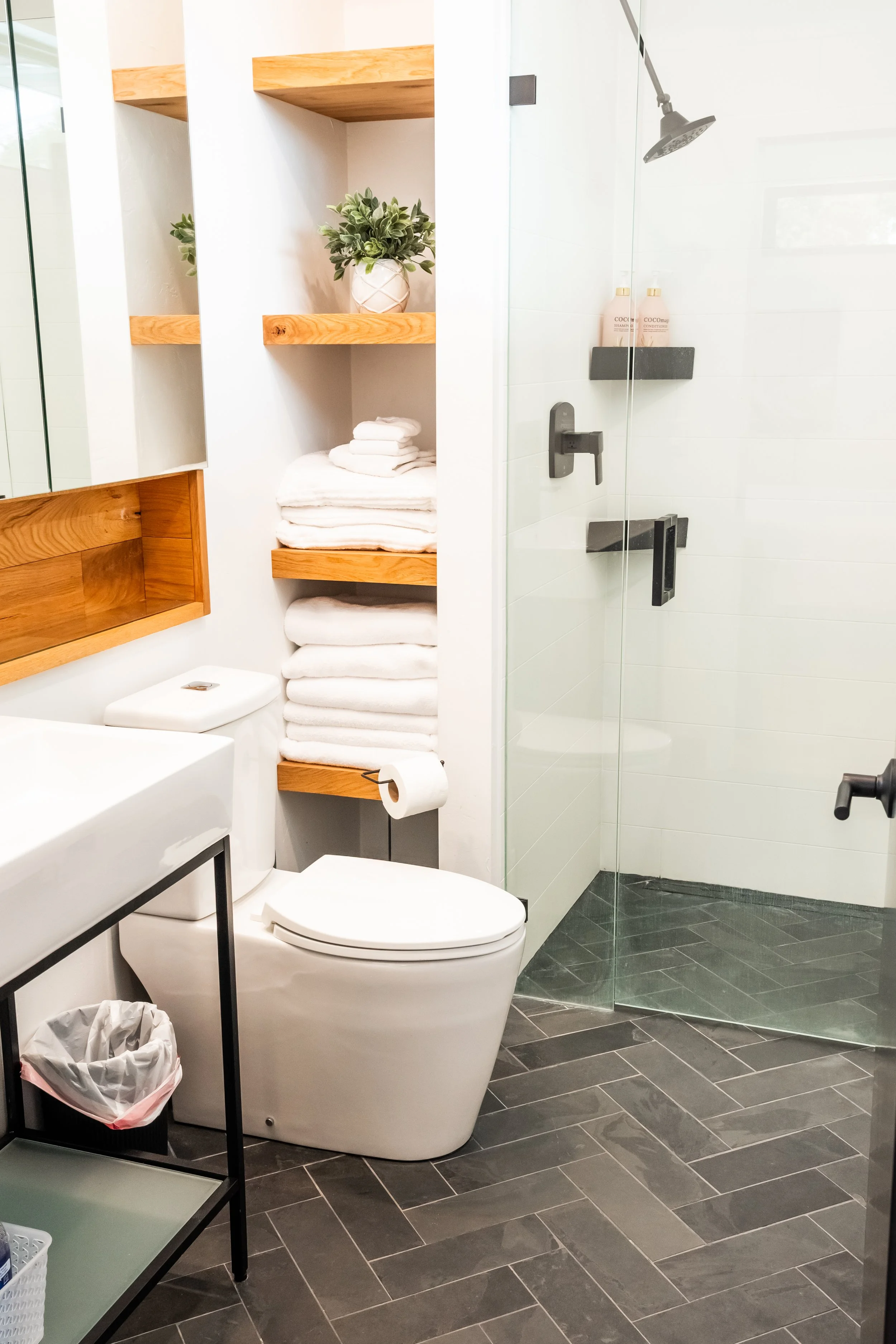 Bedroom 1 - Bathroom