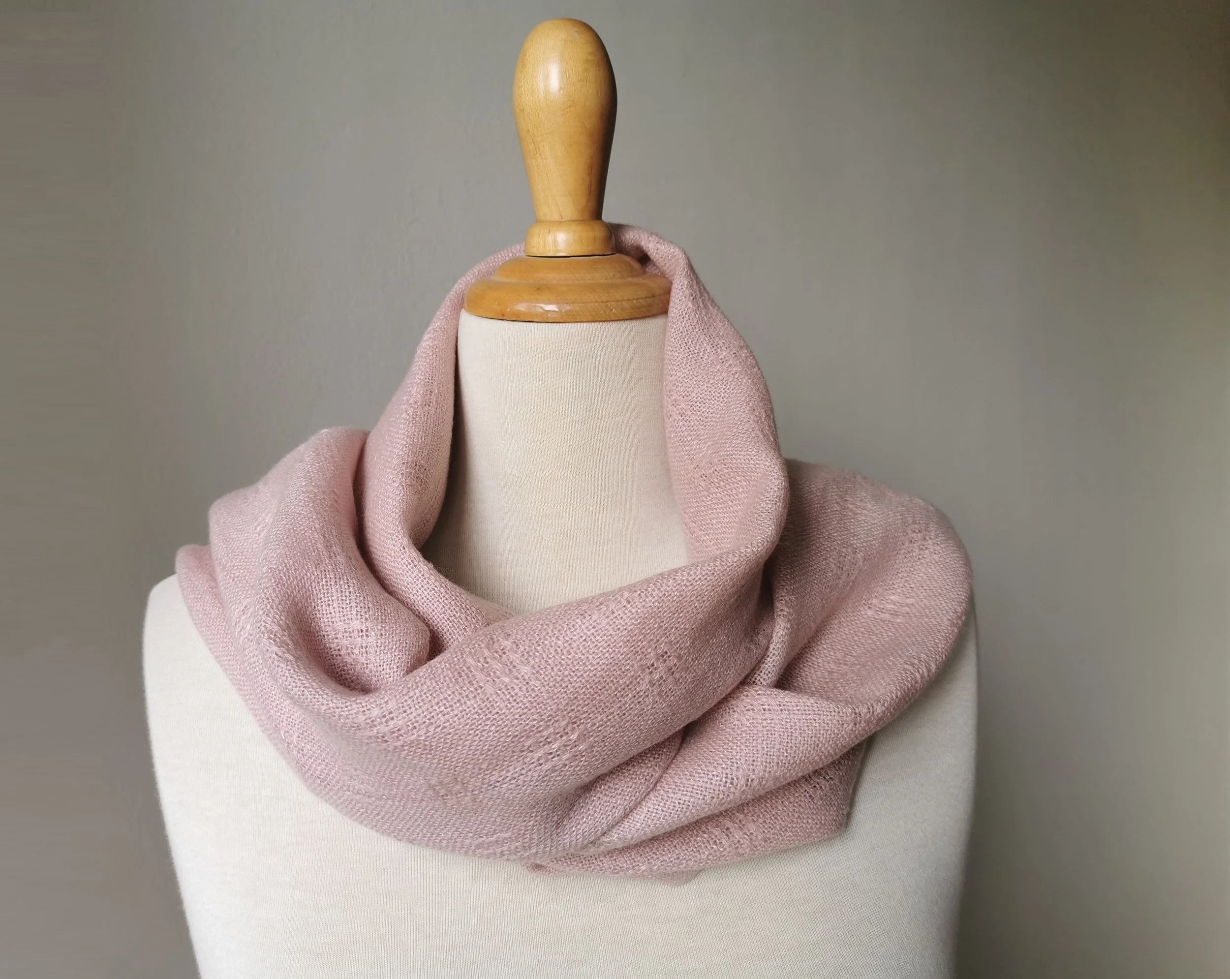 Voile de rose — Etole en cachemire et lin