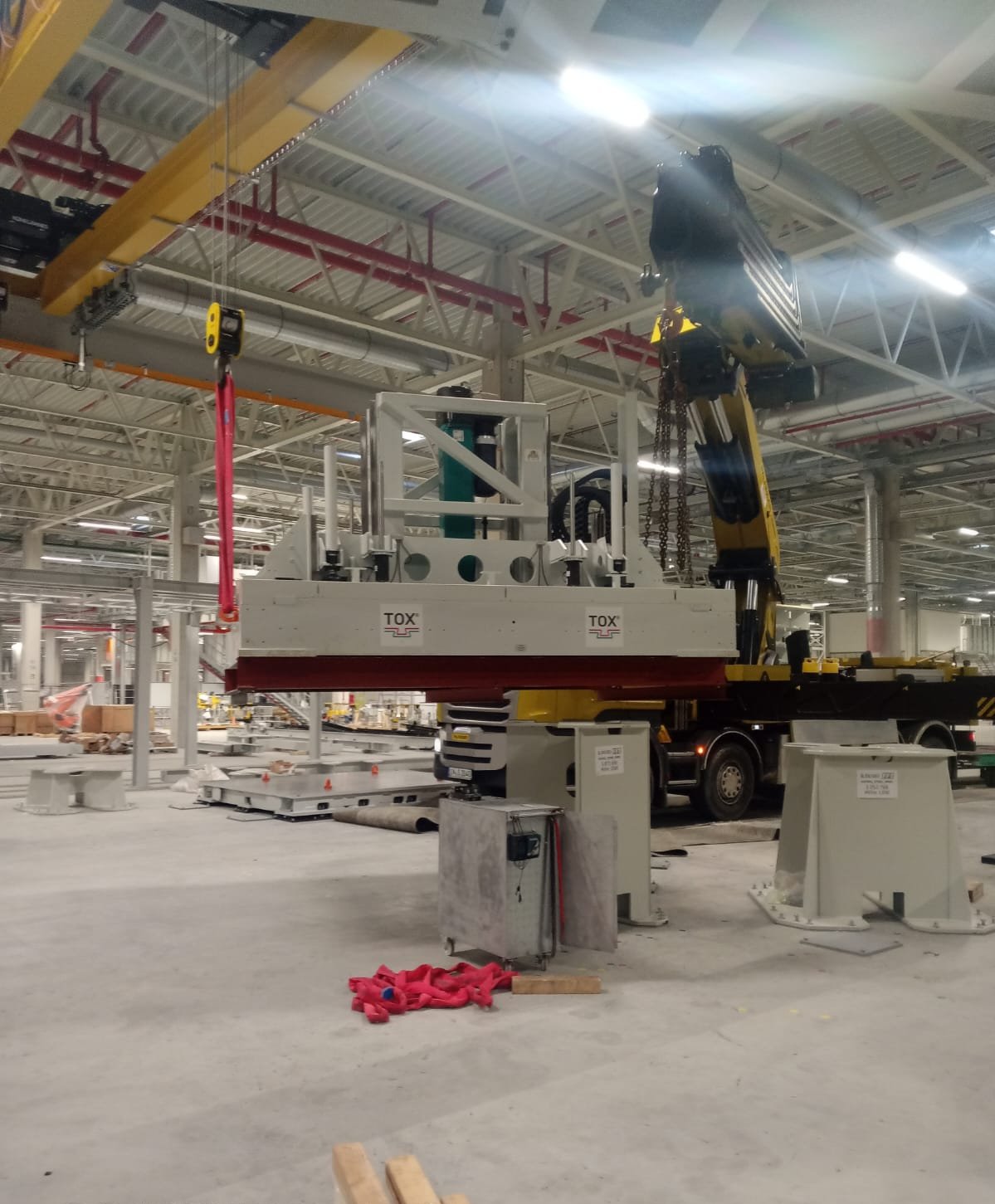 Press & Lifts Installations