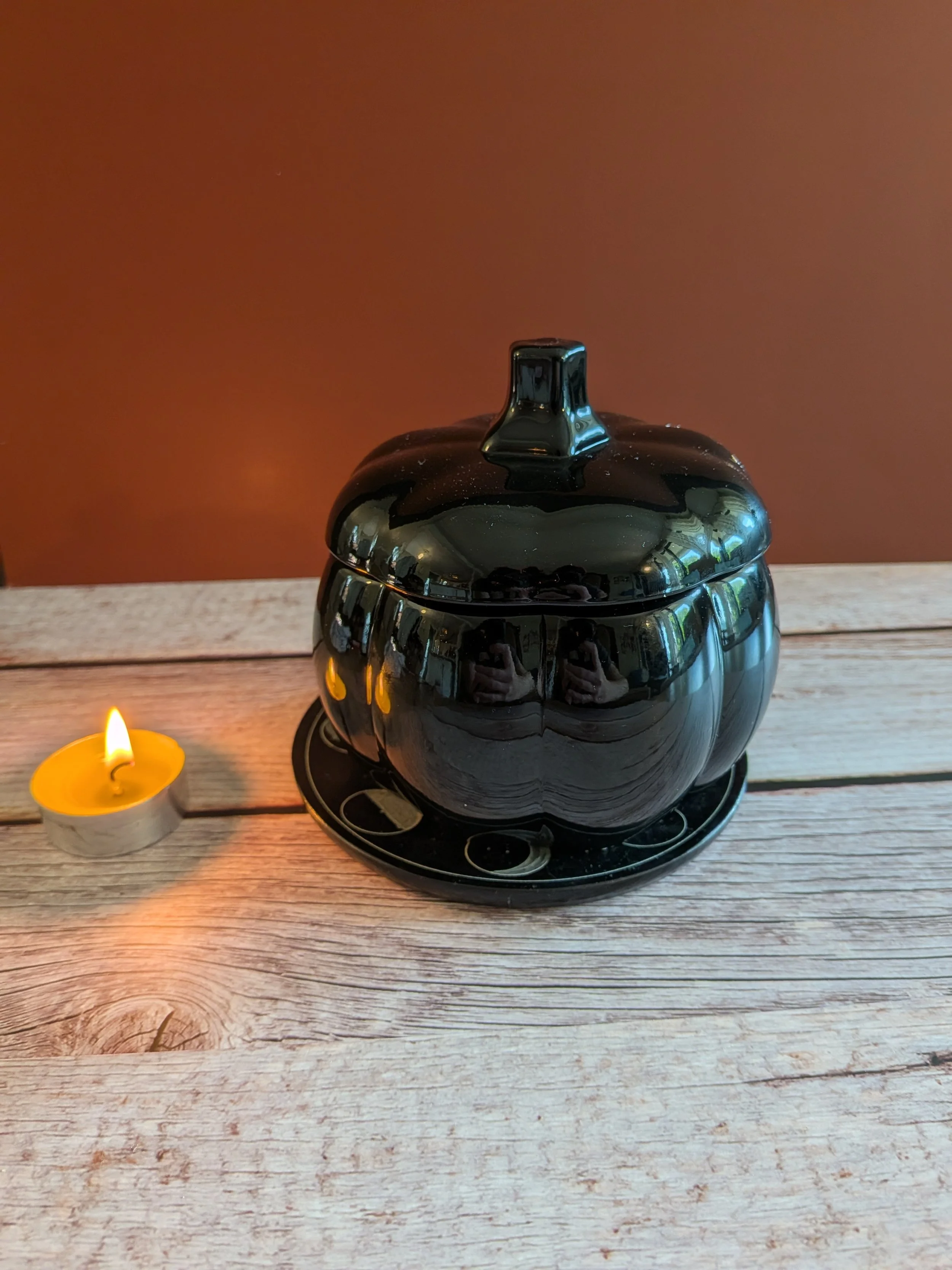 Ceramic Pumpkin 12 oz Candle