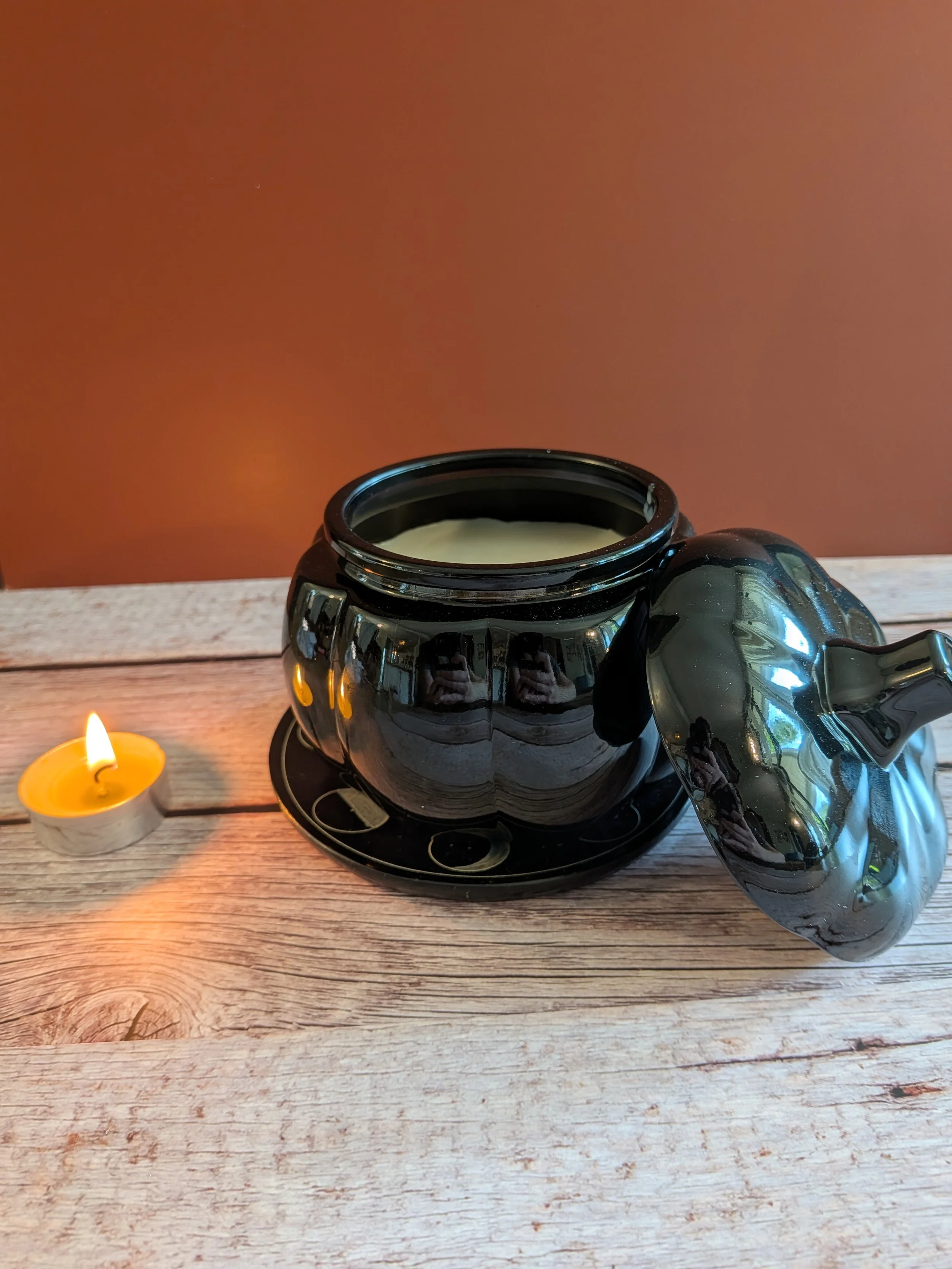 Ceramic Pumpkin 12 oz Candle