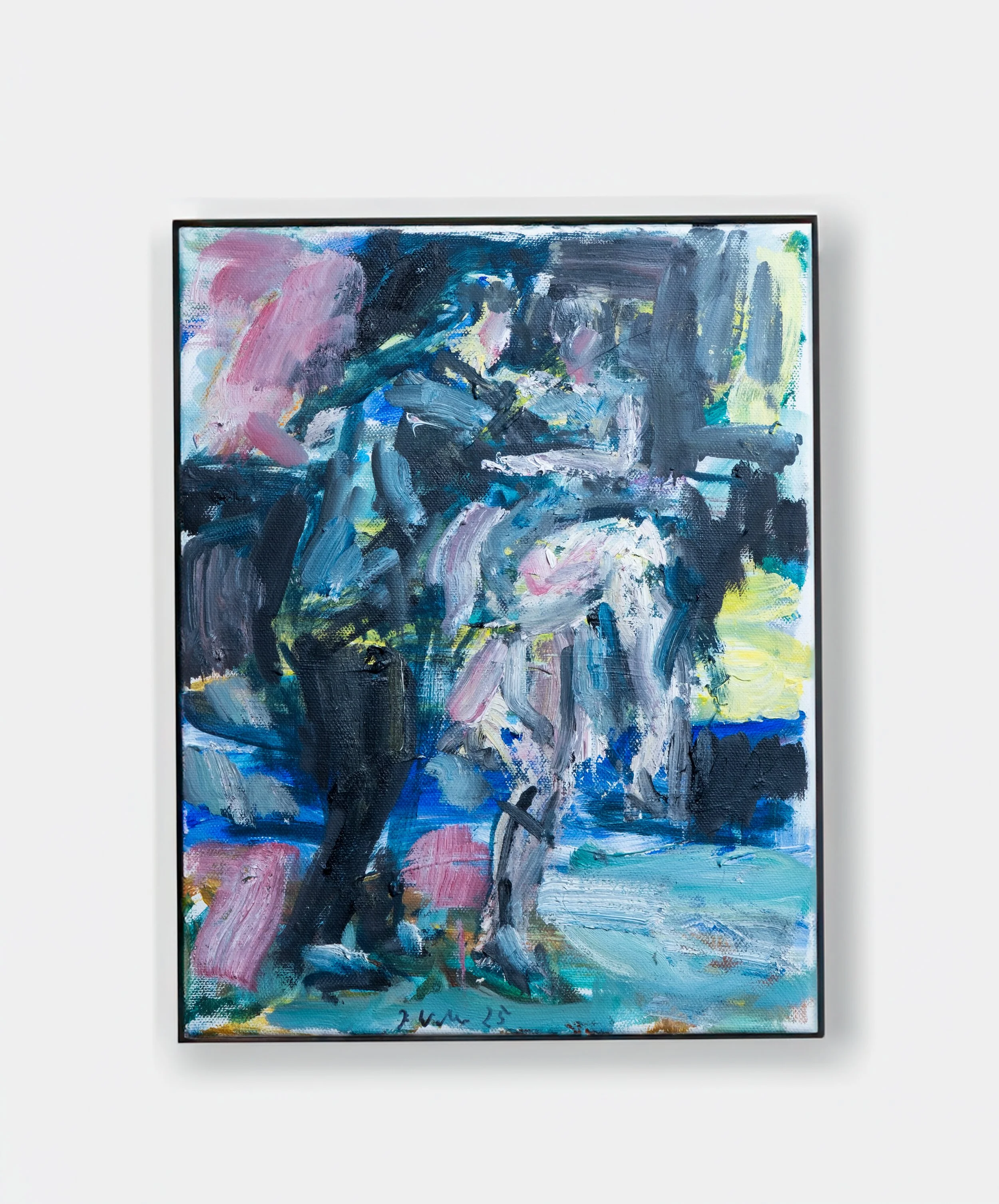 Ein abstraktes Ölgemälde auf Leinwand mit dunklen und hellen Farben, das menschenähnliche Figuren in Bewegung zeigt, signiert am unteren Rand.