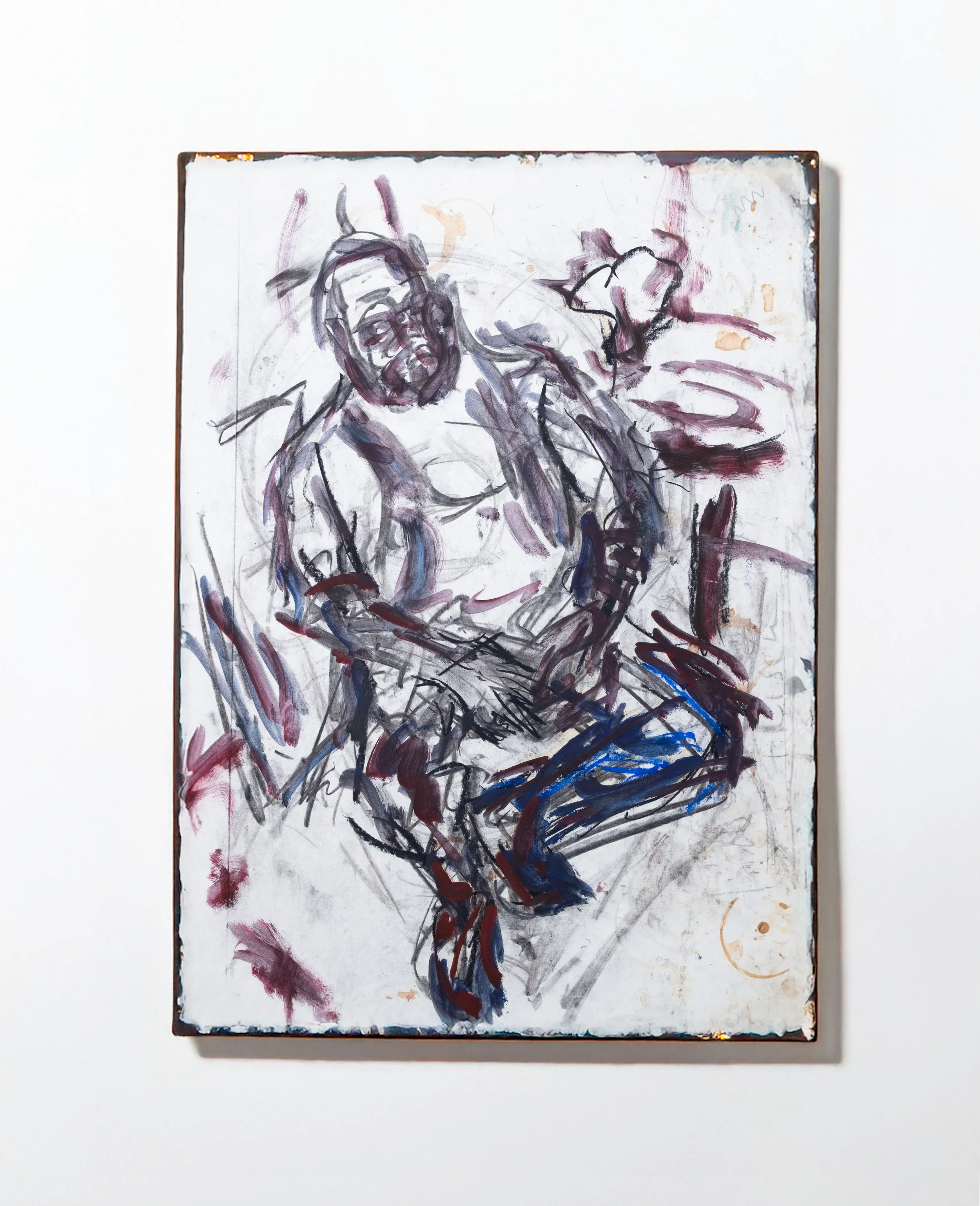 Ein abstraktes Gemälde eines nackten Mannes mit Bart, der auf einem Hocker sitzt. Es ist mit lockeren, ausdrucksstarken Pinselstrichen in dunklen Farben mit einigen blauen und roten Nuancen ausgeführt.