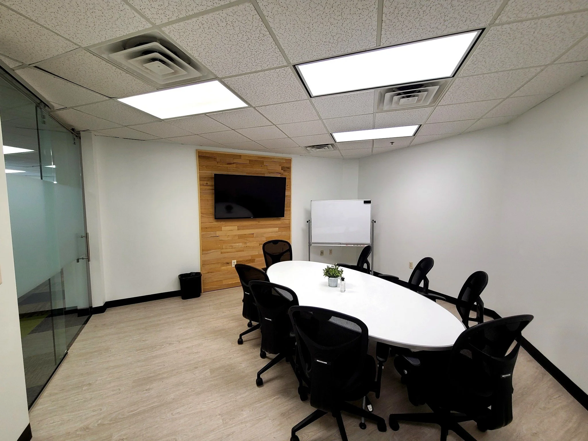 A modern conference room | Meeting Rooms Near Me | Jacksonville FL