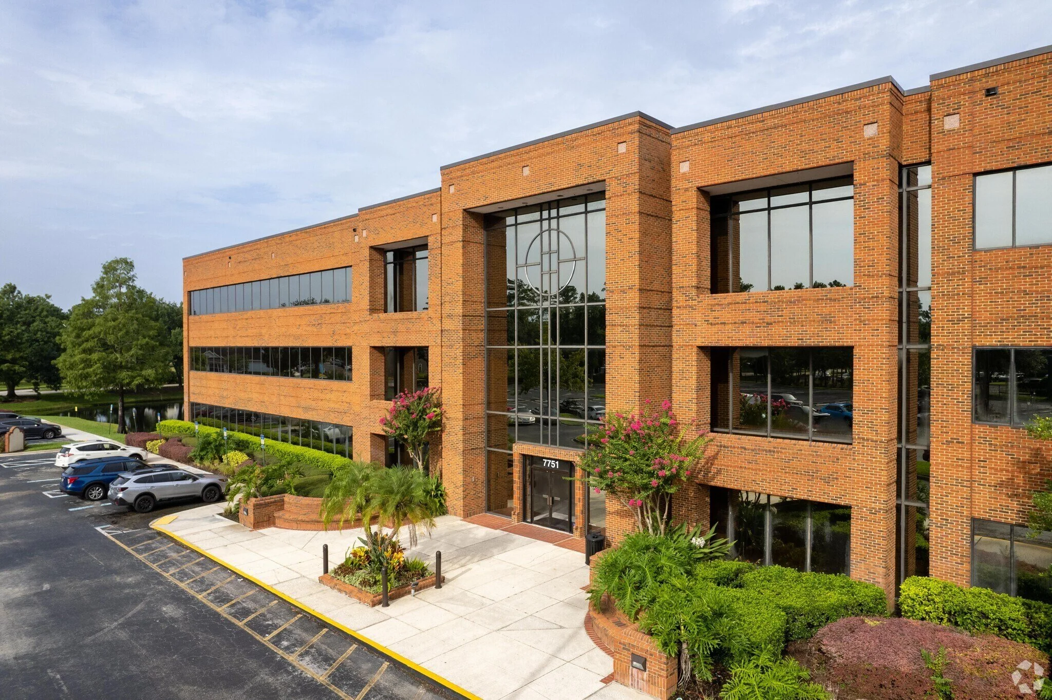 Modern three-story office building | Jacksonville FL | Virtual Offices