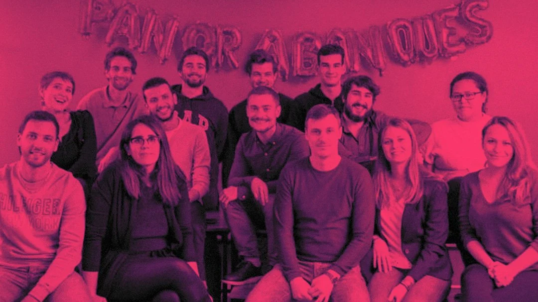 Bertrand Vincent, président de ManagementAndRun, en photo avec les membres de l’équipe de Panorabanques à l'occasion d'atteindre la fin d'une formation.