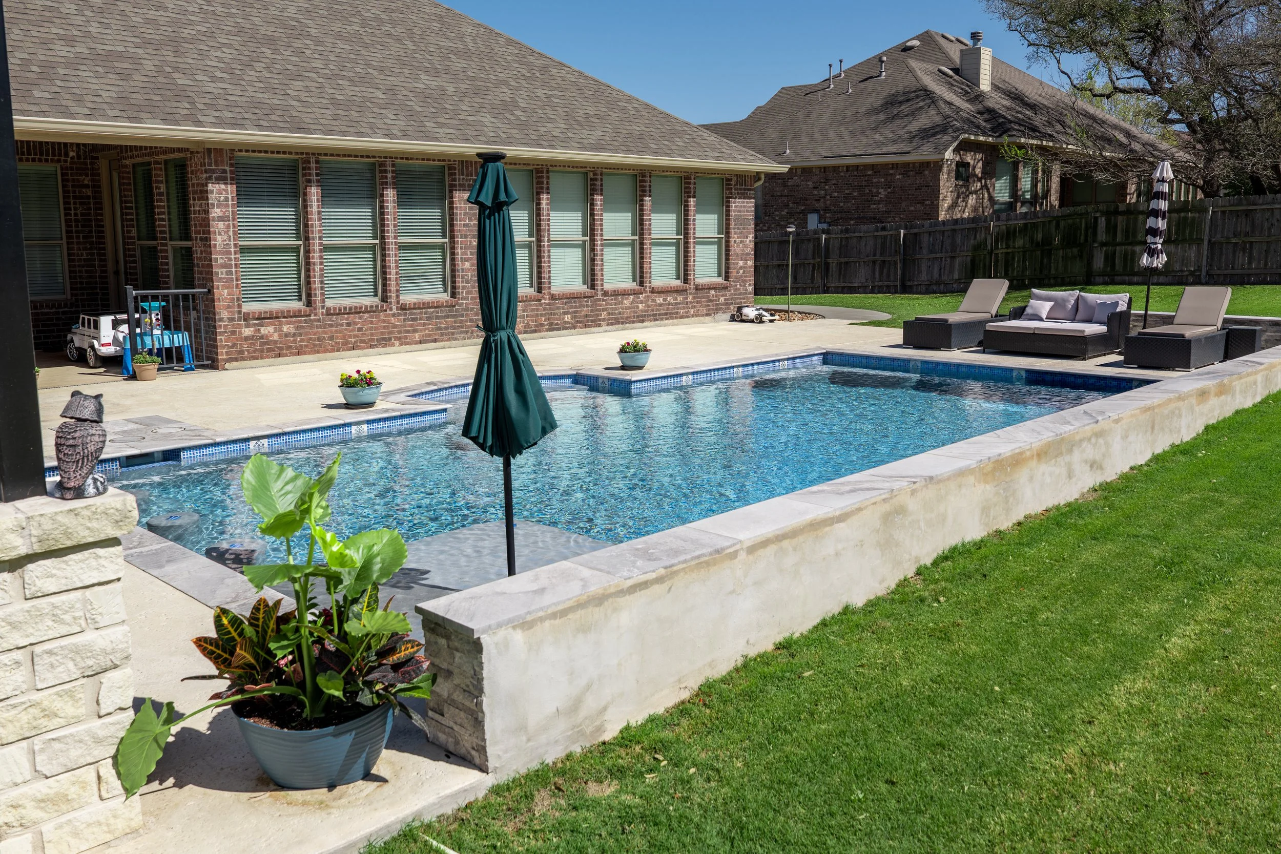 bulverde-tx-luxury-pool-02.jpeg