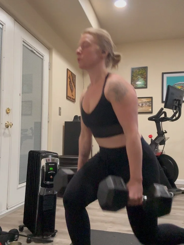 Loved this one today so I had to share 🤍

Wee 1 Workout B from my personal program was a great reminder that simple can be very effective.

Reverse lunges
Single leg glute bridges
Single arm floor press
Suitcase carries
Side planks

Nothing fancy. J