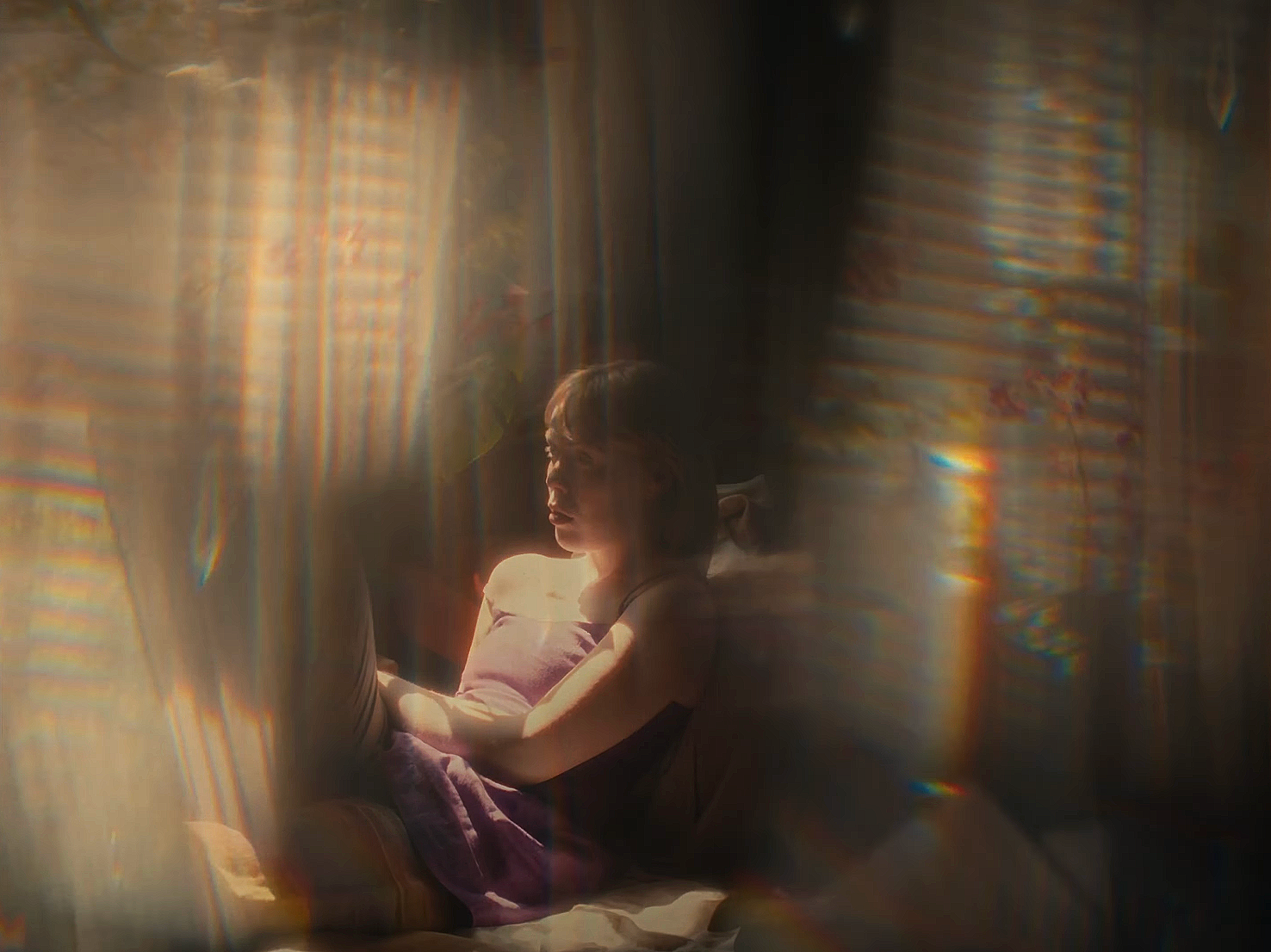 SARA TYNONG - VÅGA (MUSIC VIDEO)/DIRECTOR