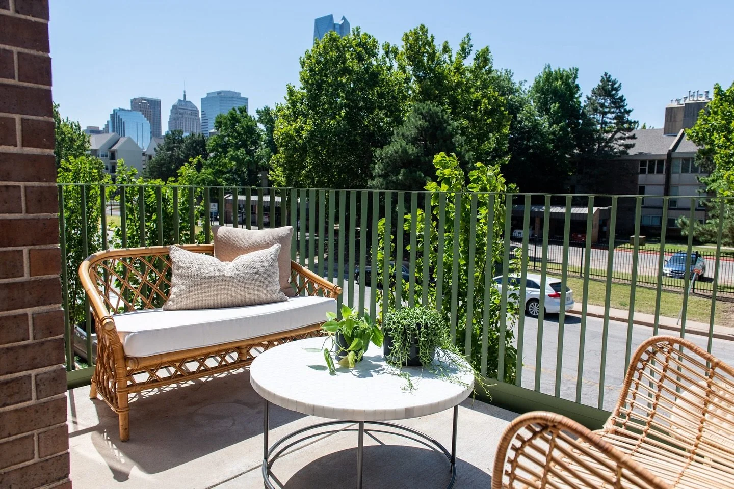 Community Spotlight: The Bower ✨

Nestled in the heart of Downtown OKC off NW 4th Street, The Bower offers unmatched luxury and style. With gas range stoves, real oak wood floors, and top-of-the-line finishes, this community sets a new standard for u