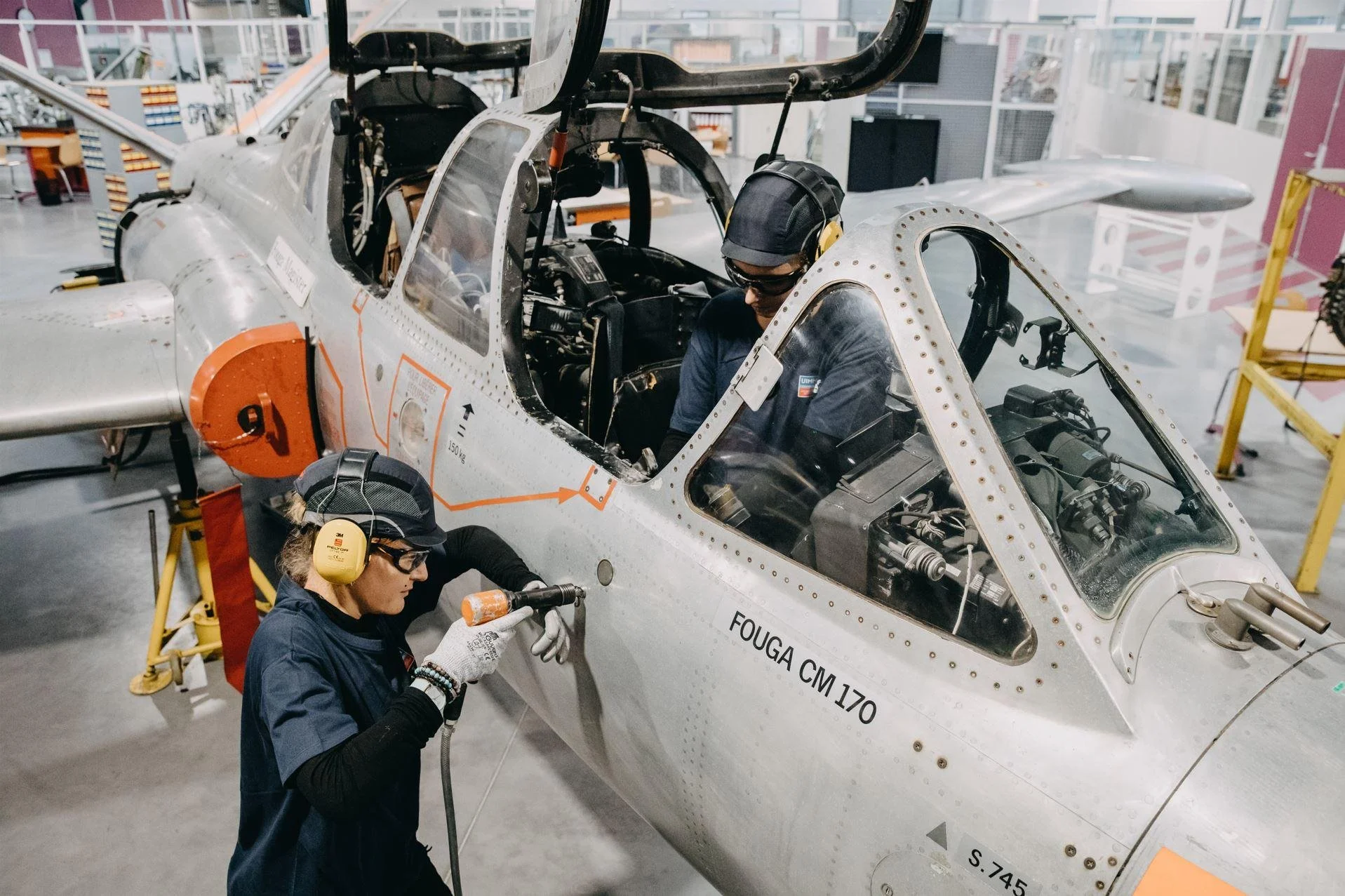 BAC PRO - Aéronautique options Avionique, Structure, Systèmes