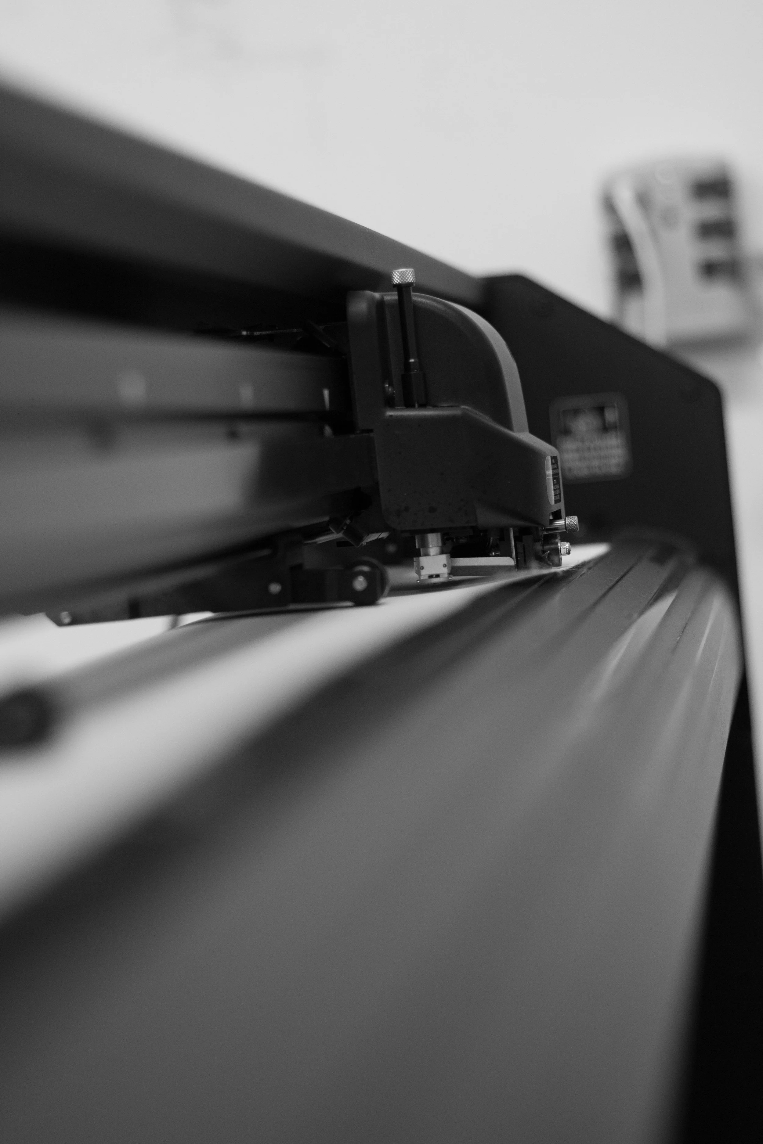 vinyl cutter black and white