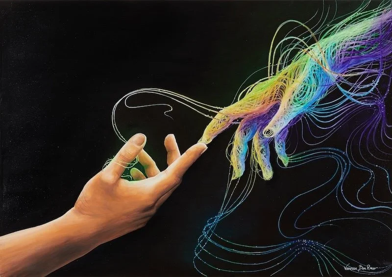 Deux mains se rejoignant dans un flux lumineux coloré – peinture Au-delà des sens de Vanessa Ben Amor
