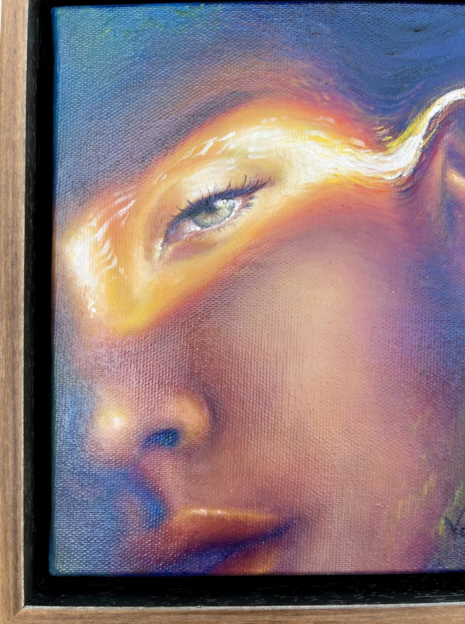 Tirage d’art d’un portrait féminin aux effets de lumière et de réfraction – œuvre de Vanessa Ben Amor
