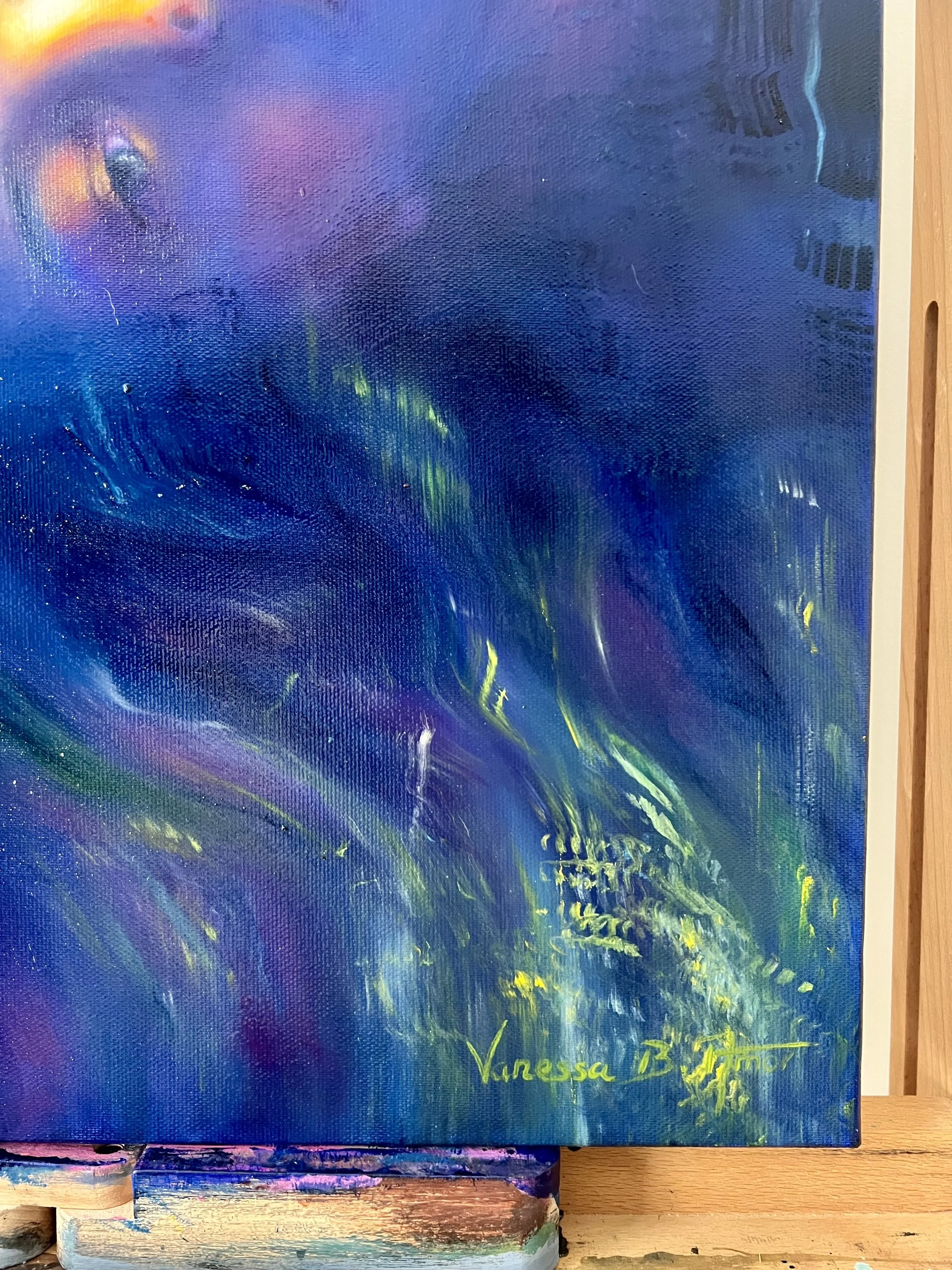 Visage féminin immergé dans un flux lumineux et coloré – peinture Expansion de Vanessa Ben Amor