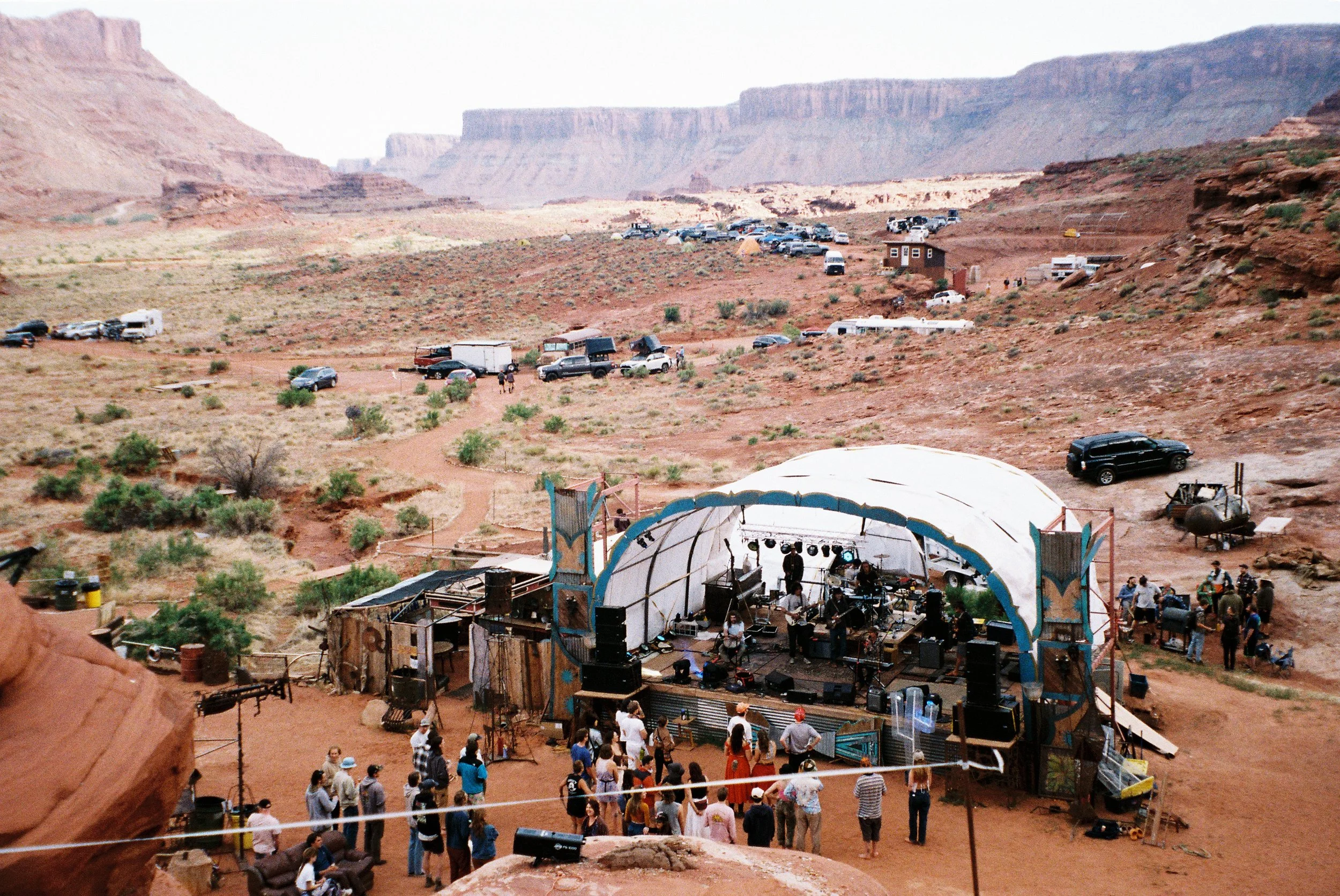 1001 daytime Main stage.JPG