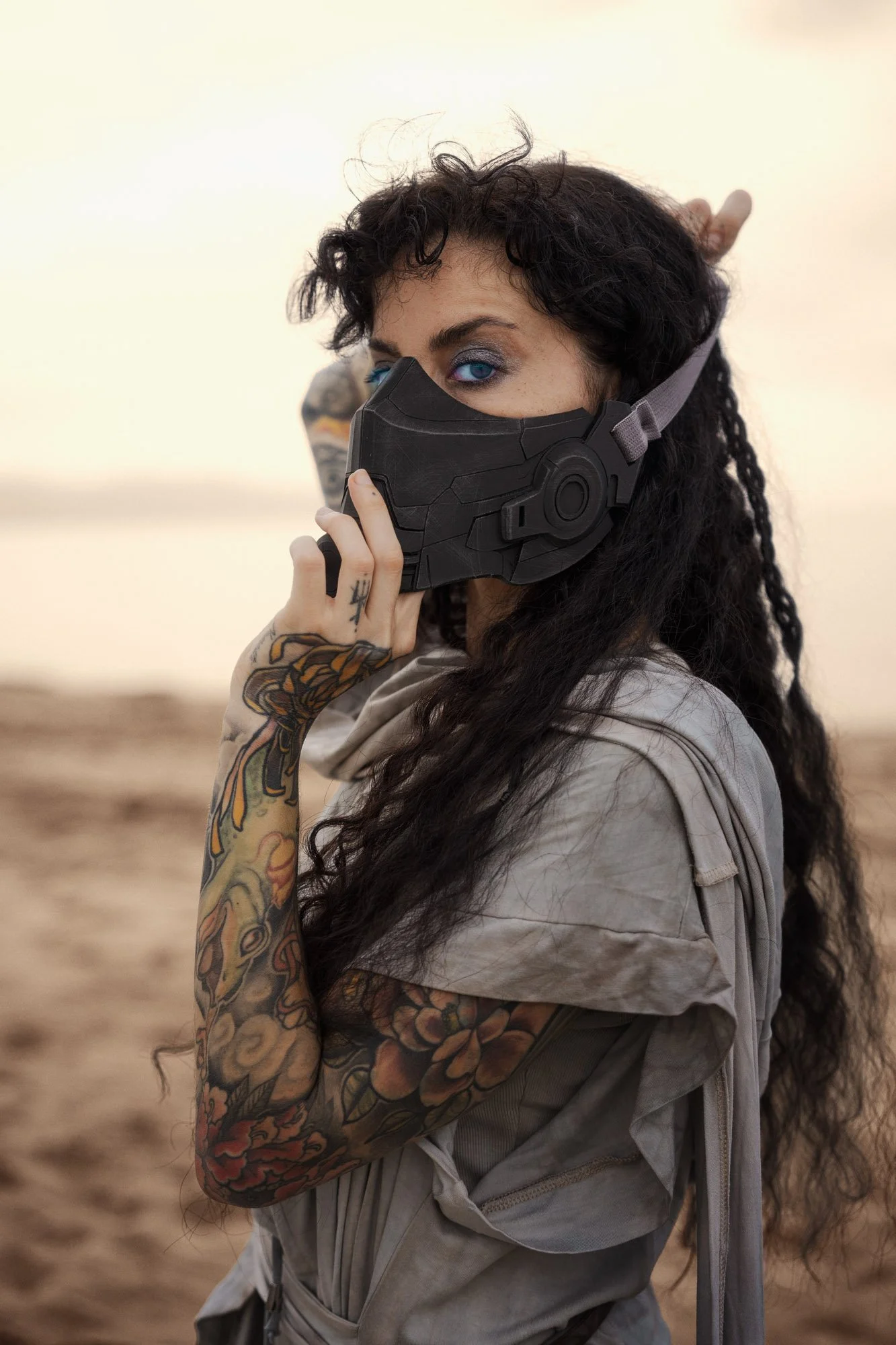 Sandra Roll as a masked Fremen wanderer in the desert