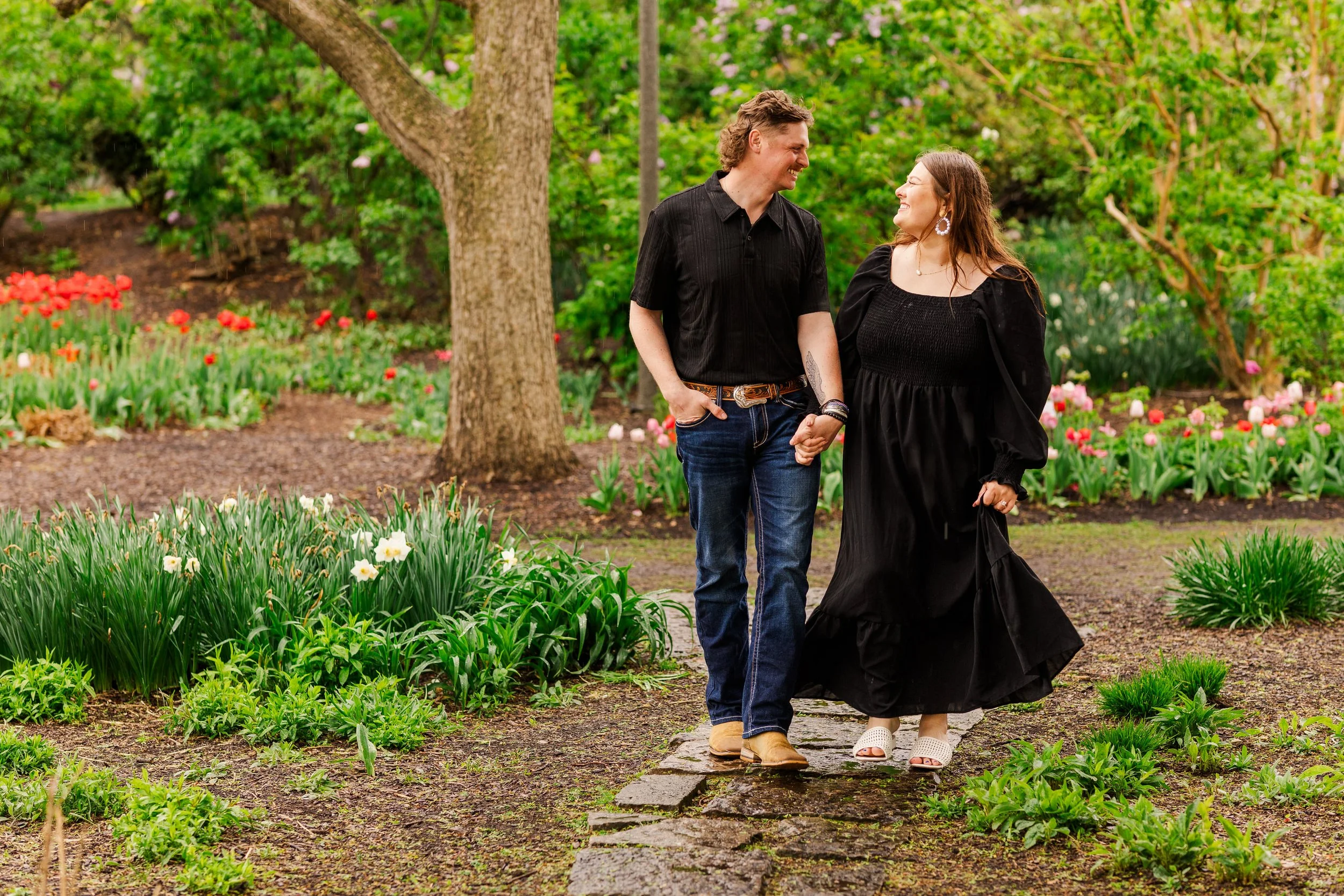 chicago-western-suburbs-couples-photography-engagement-lilacia-27.jpg