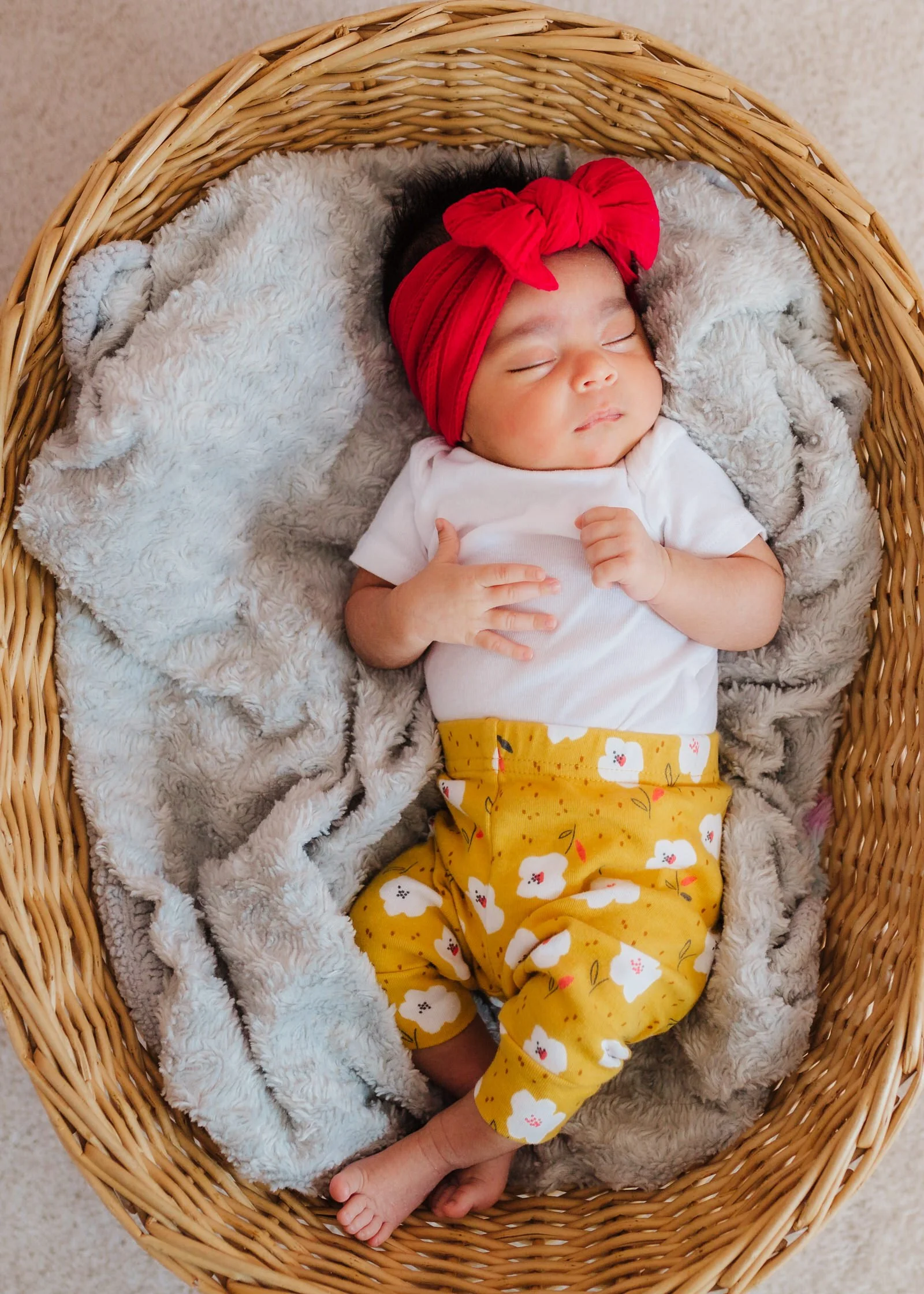 north-aurora-il-newborn-phtographer--candid-1.jpg