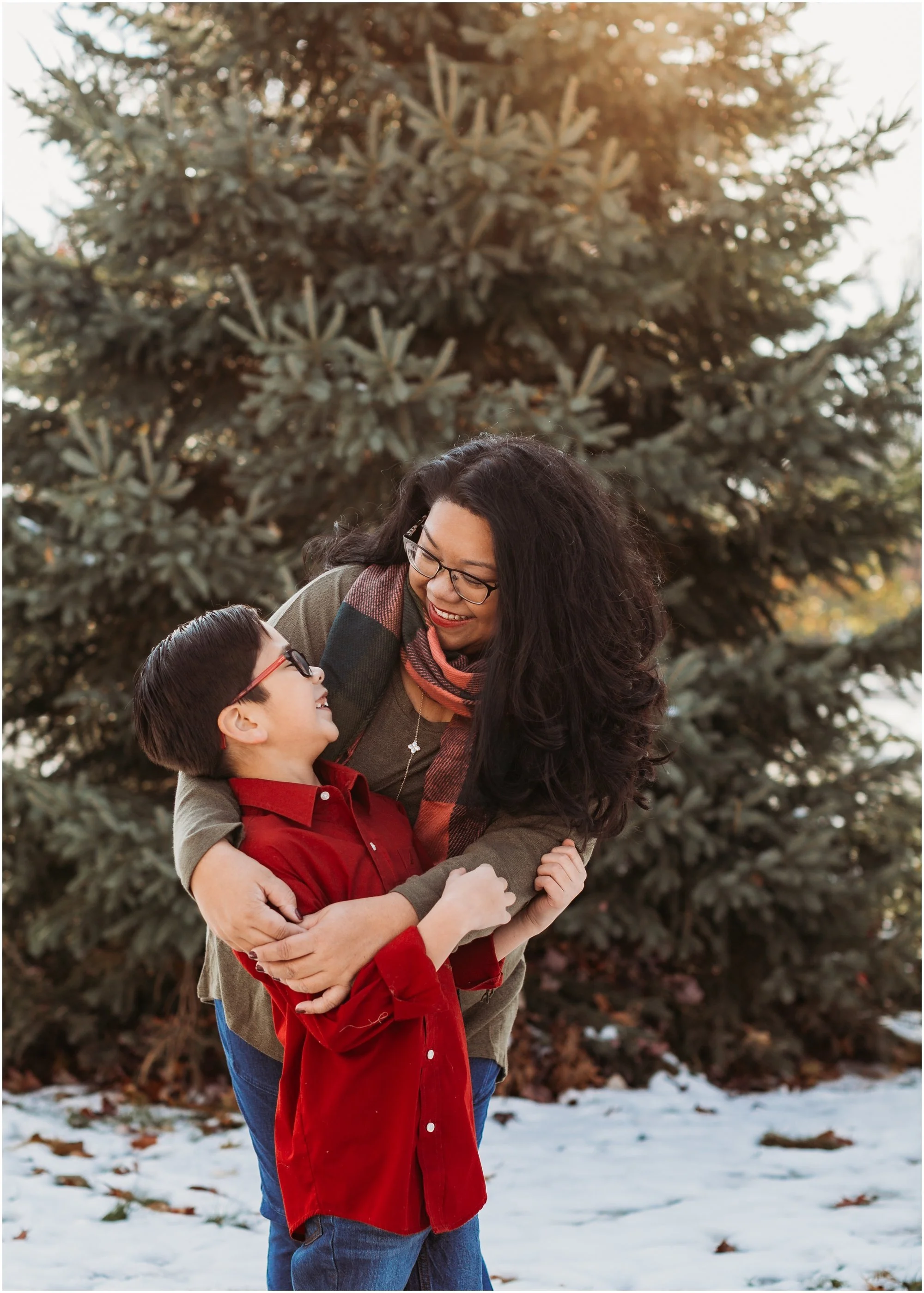 Cozy Winter Family Session at Wilder Park in Elmhurst, IL 