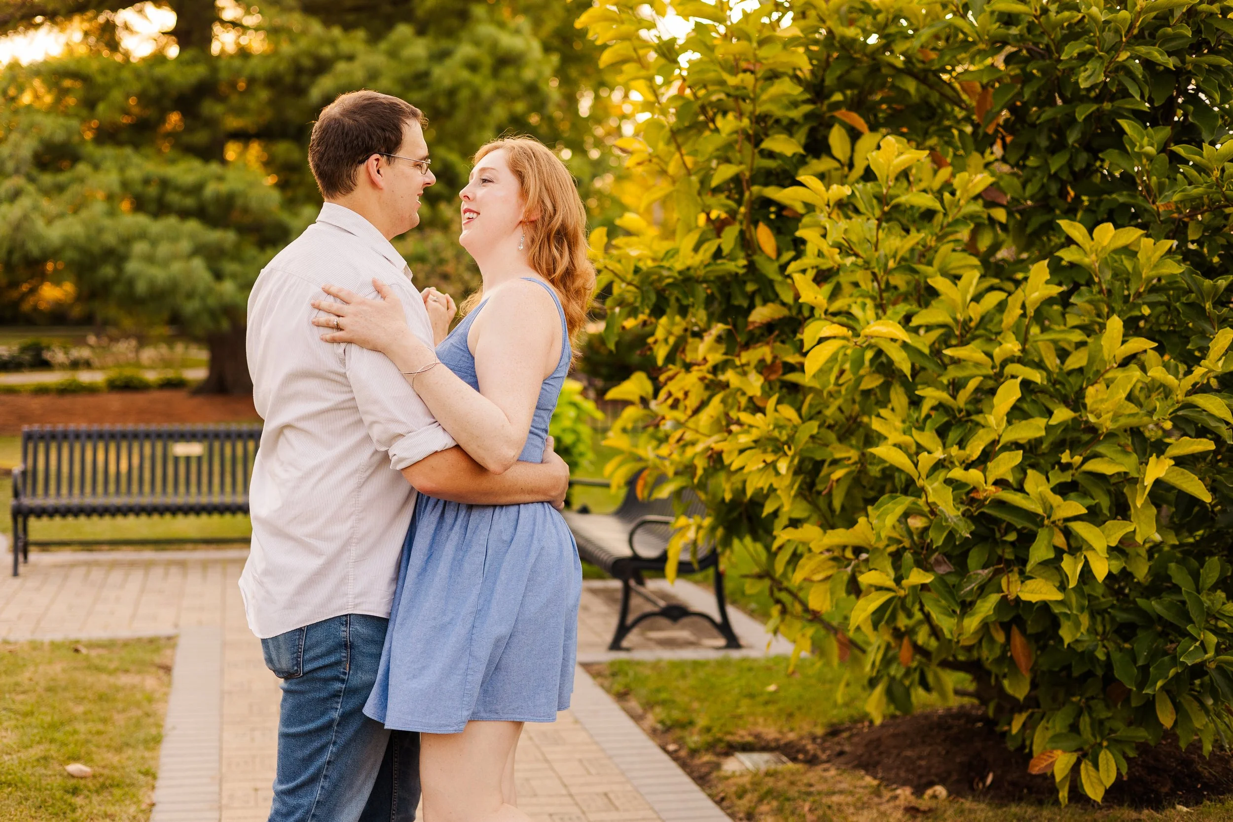 chicago-western-suburbs-couples-photography-engagement-park-18.jpg