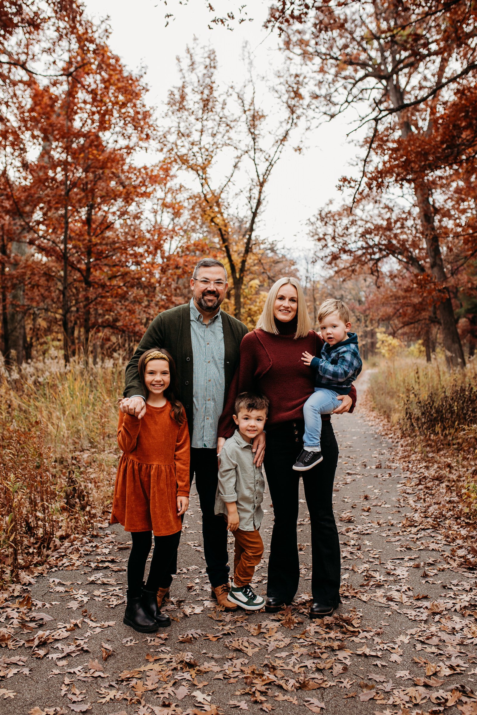 lyman-woods-downers-grove-Family-Fall-Shoot-028.jpg