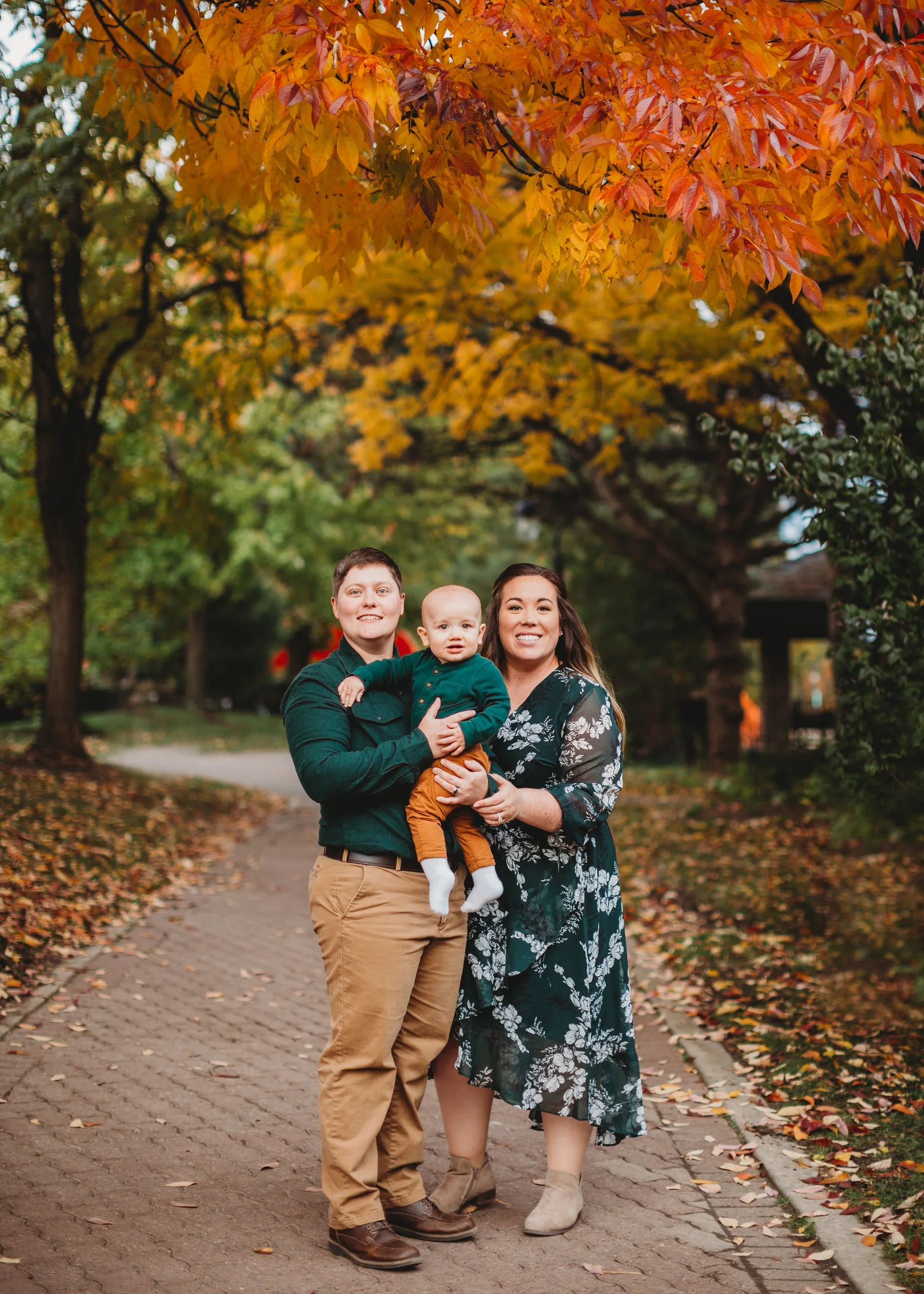 naperville-riverwalk-fall-family-photo-session-2.jpg