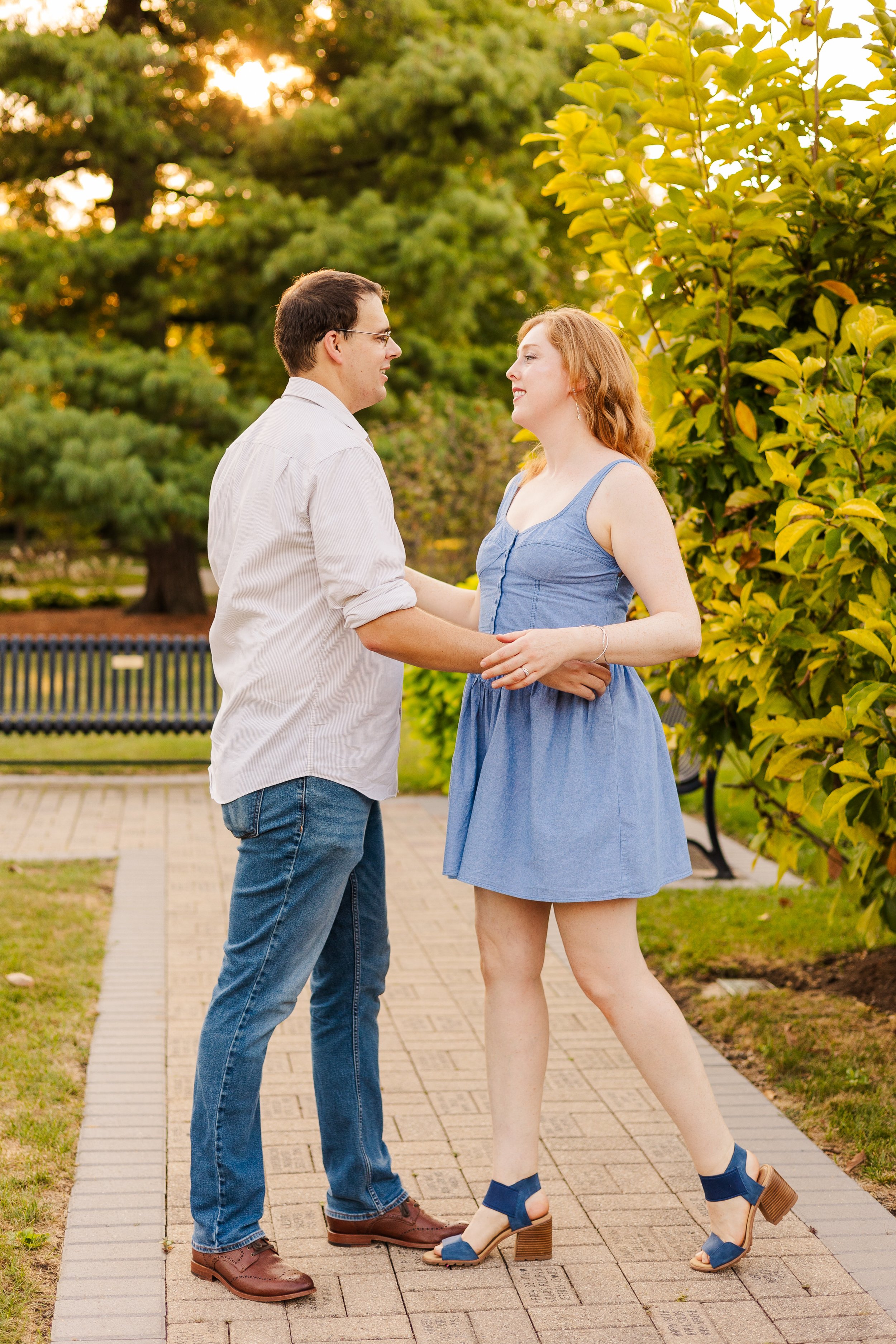 chicago-western-suburbs-couples-photography-engagement-park-19.jpg