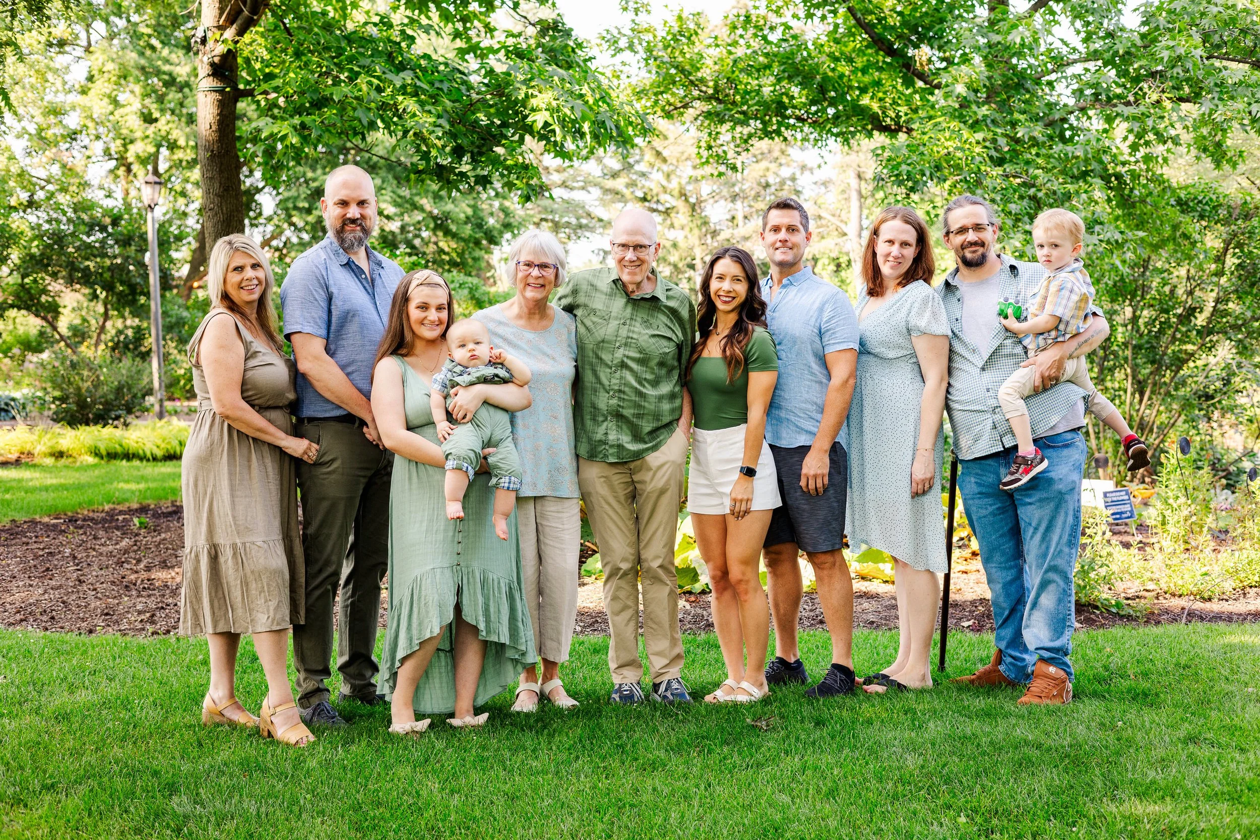 lombard-extended-family-photographer-in-home-4.jpg