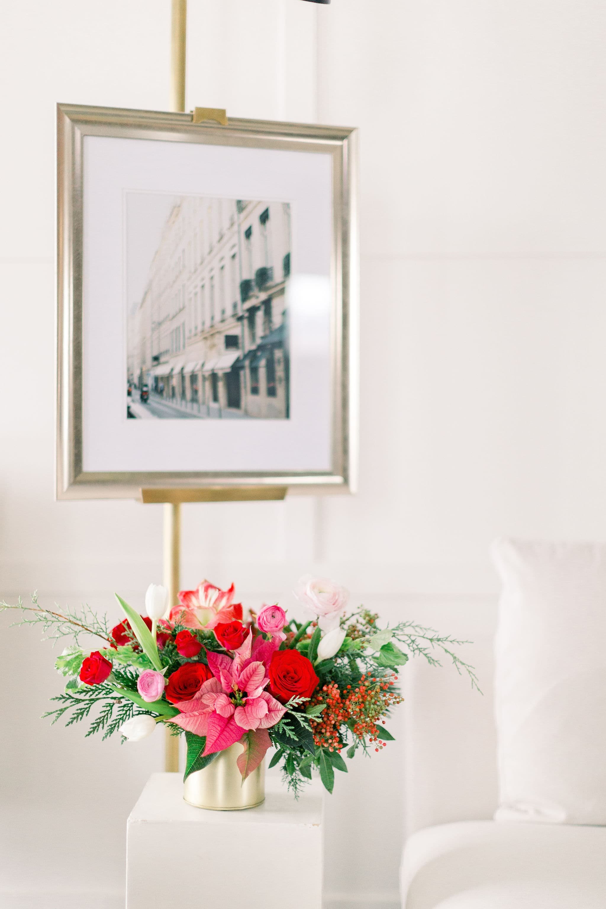 Twig & Bloom floral studio creating romantic, elegant flower arrangements in Saskatoon, Victoria & Regina. We create florals for everyday moments, wedding floral designs, event flowers, bereavement flowers as well as hosting flower workshops.