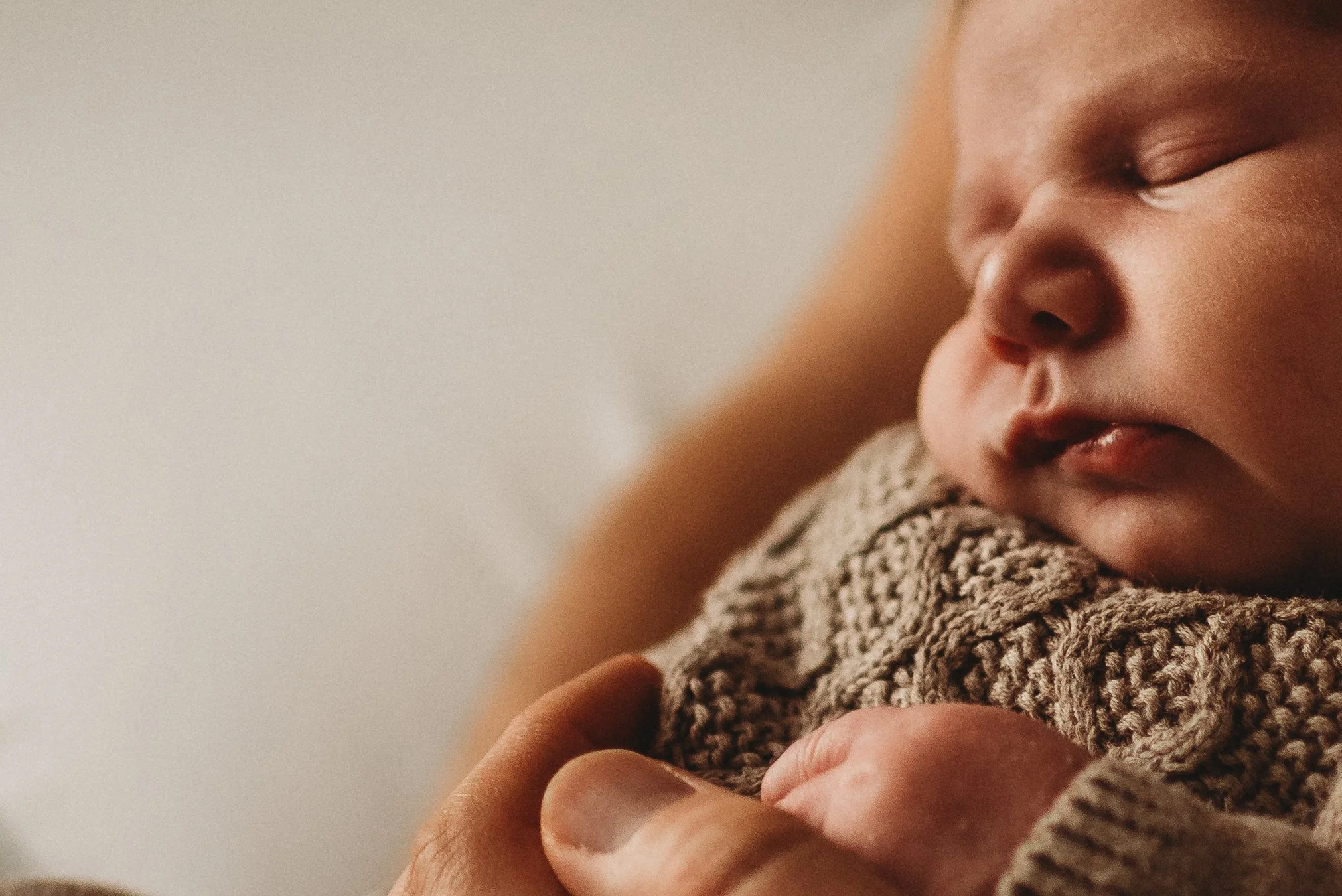 Welcoming your newborn: Relaxed at home Newborn Photography in Yorkshire