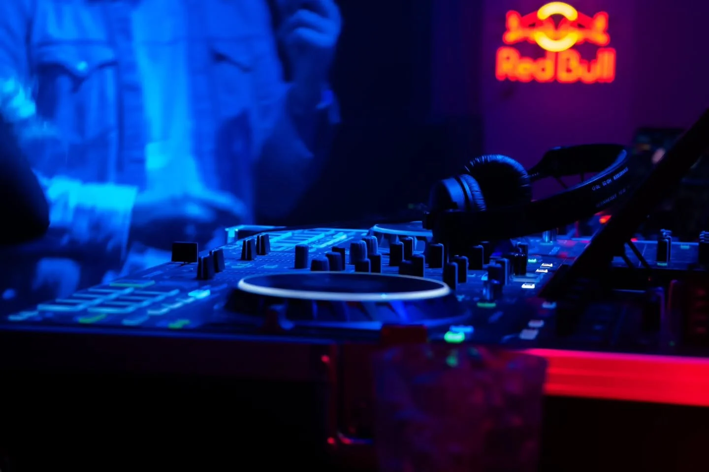 About Yesterday ⚡🎧

#club #kweventcenter #redo #party #dj