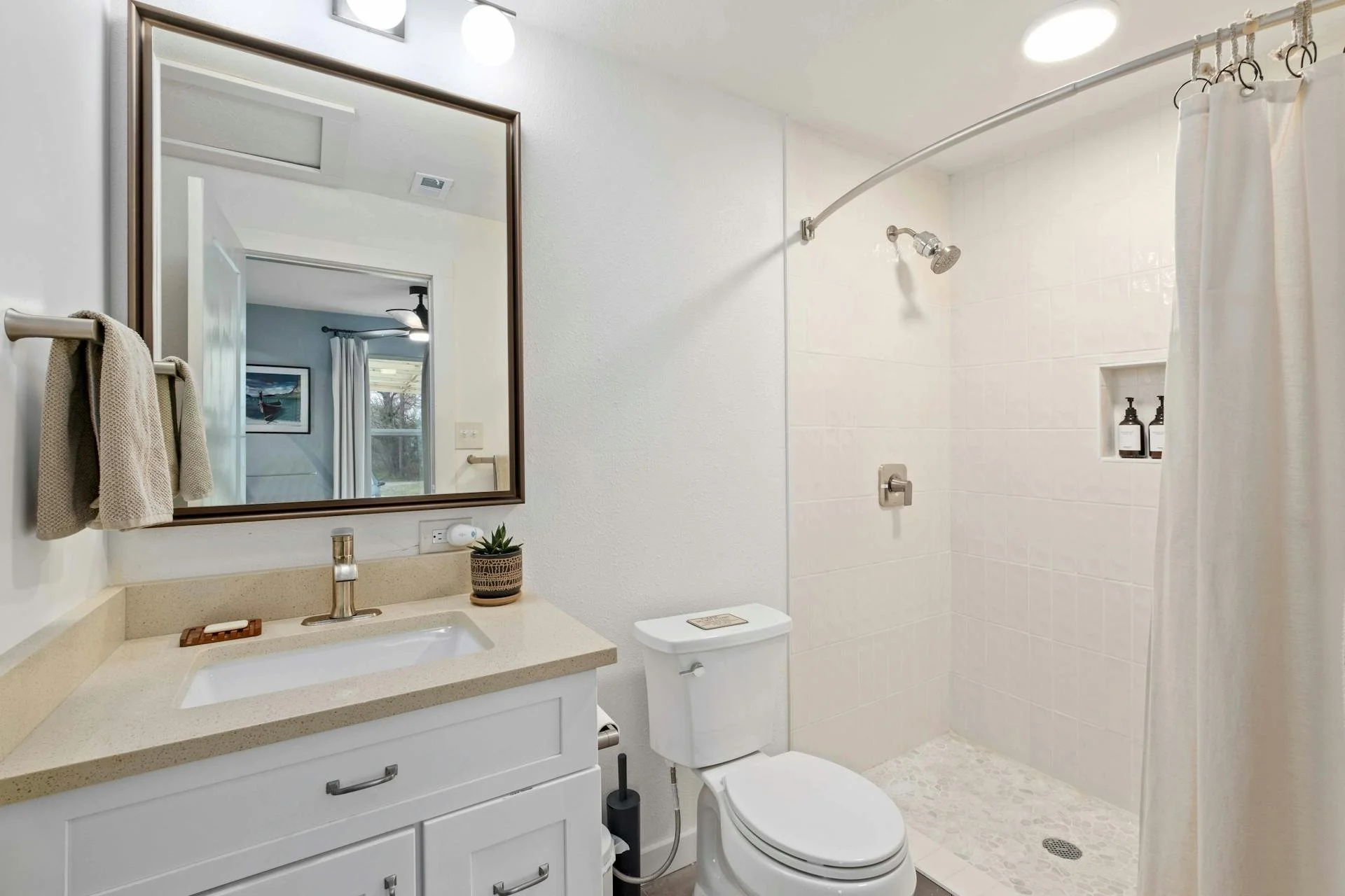spa-like-bathroom-east-austin-rental.jpg