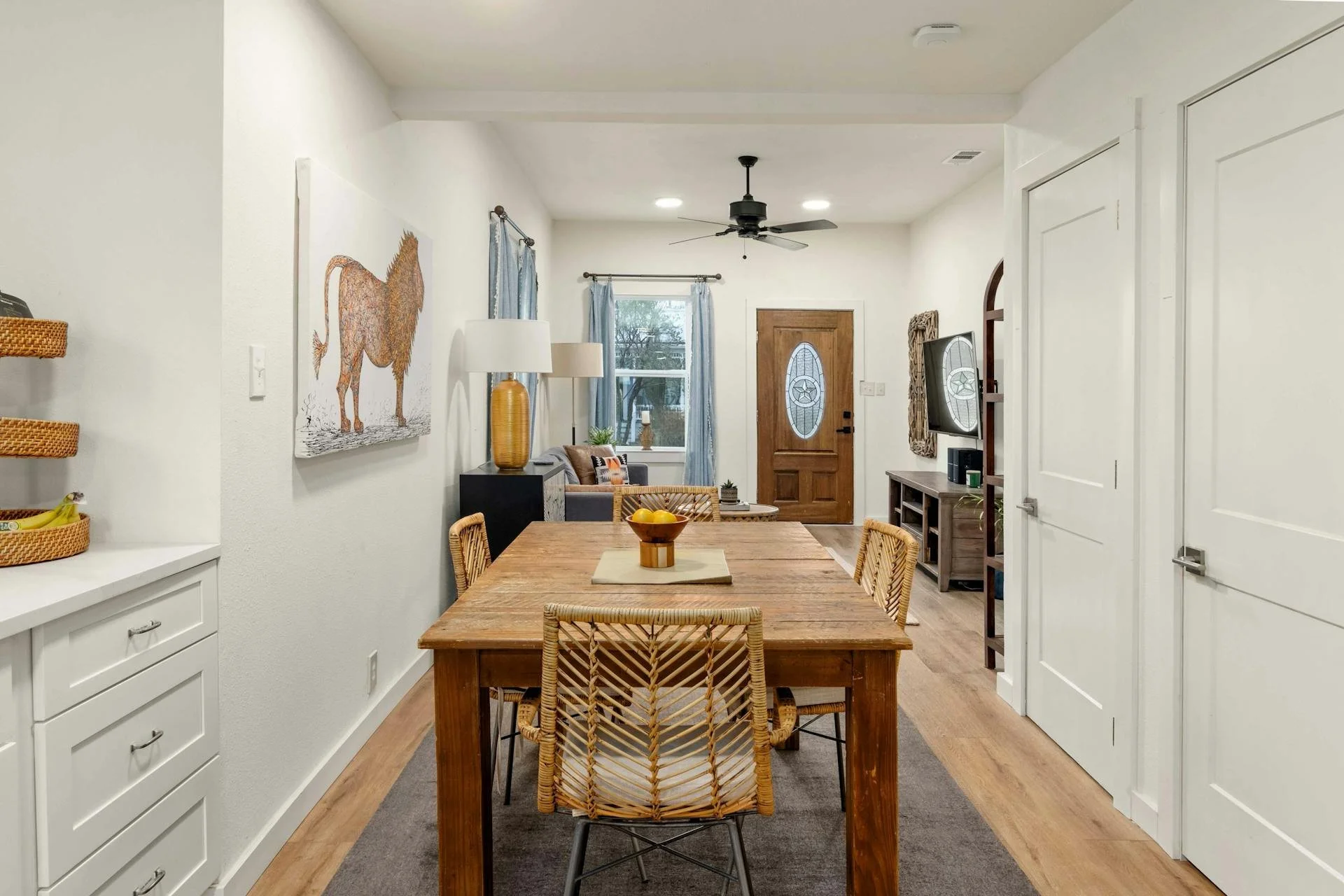 intimate-4-person-dining-table-east-austin-airbnb.jpg