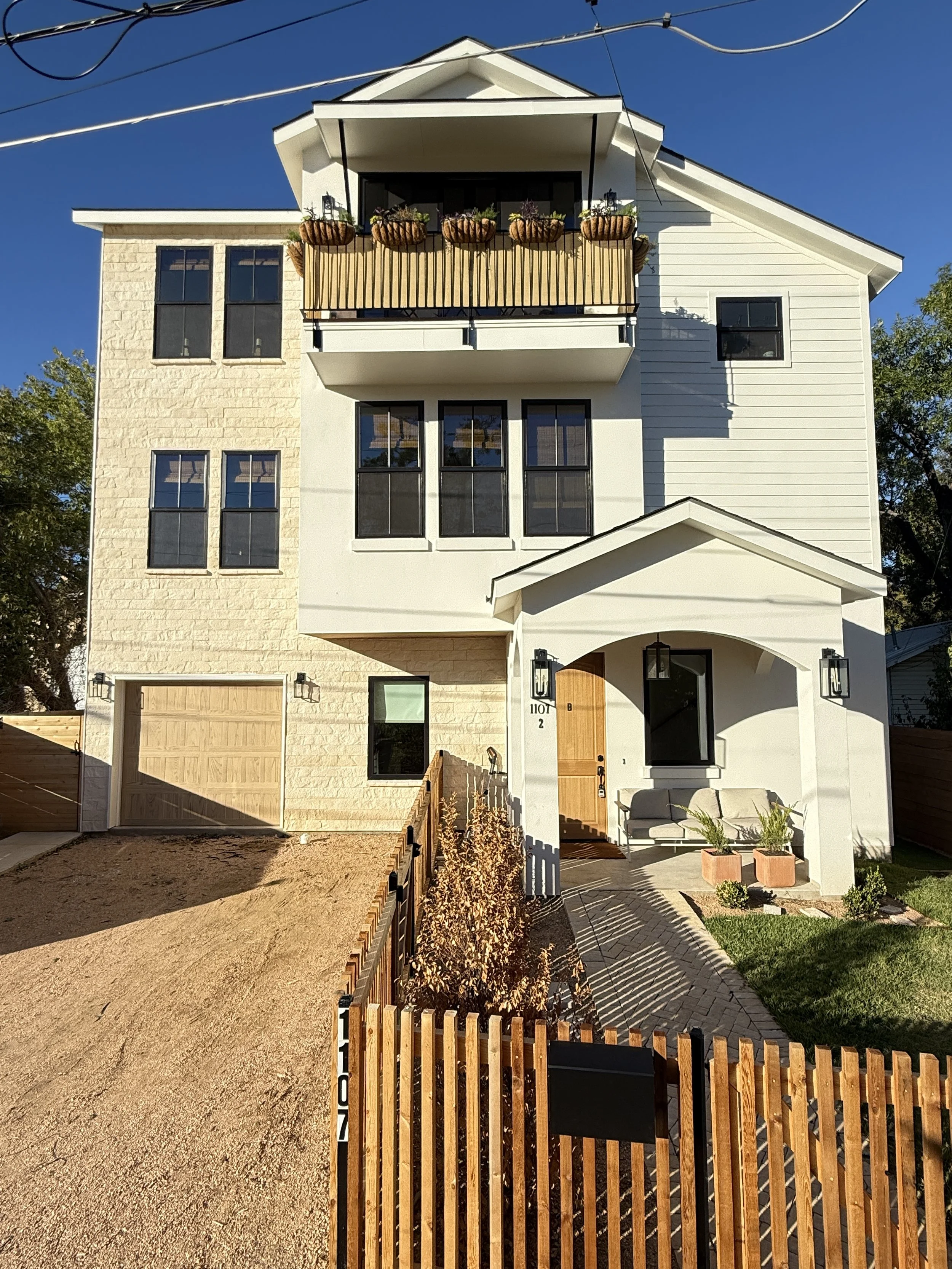 East Austin 10th St Front.JPG