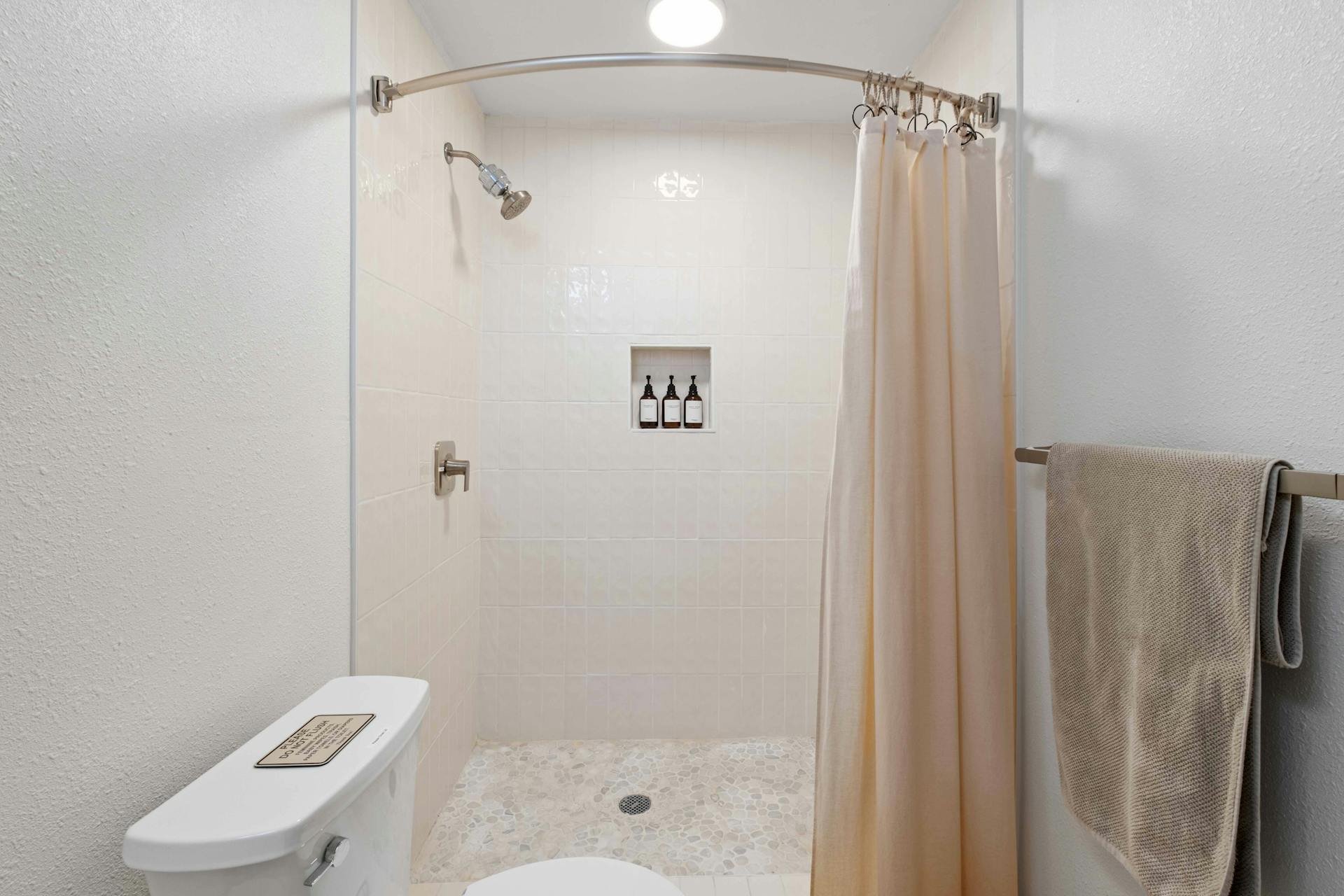 modern-bathroom-east-austin-house.jpg