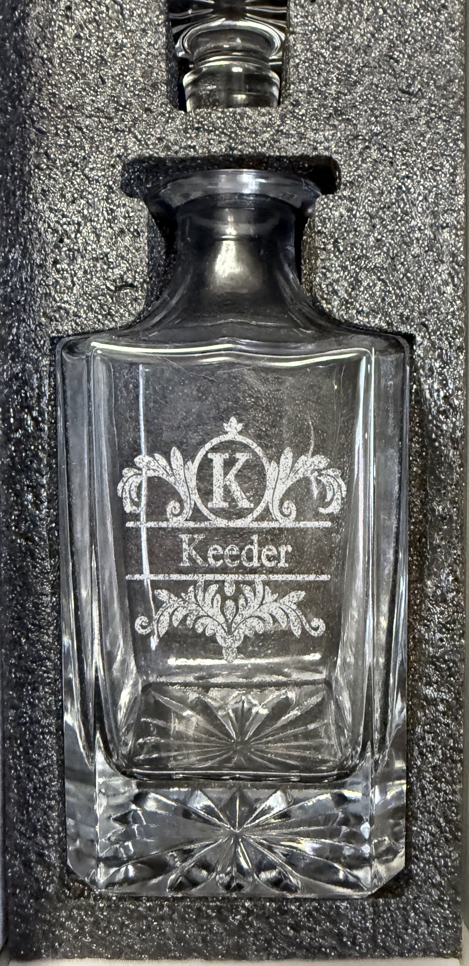 Decanter w/Rocks Glasses