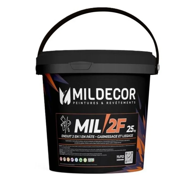 Un seau de peinture de la marque MilDecor, de couleur noire, contenant 25 kg de peinture extérieure et intérieur en pâte pour garnir et lisser.