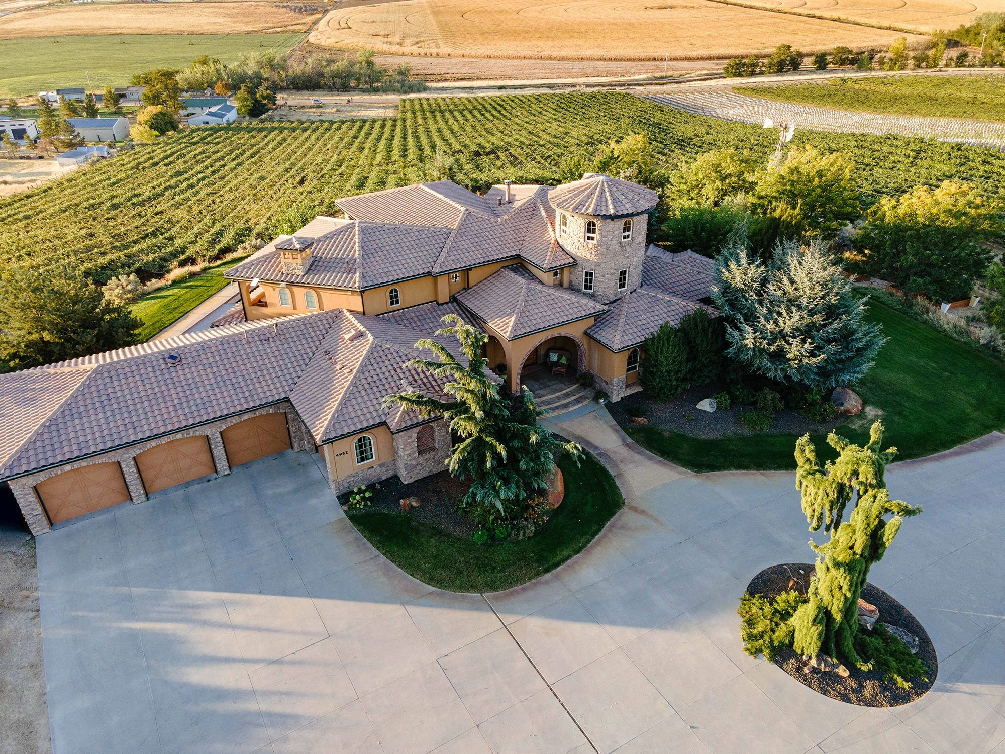 Aerial view of Kustlijn Cellars estate and vineyards in Eagle Foothills AVA, Idaho